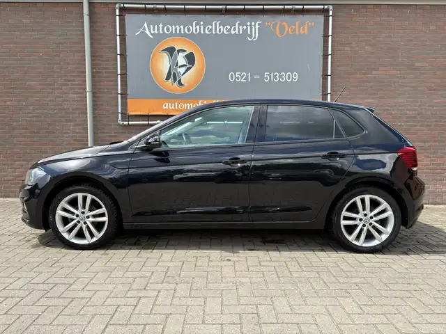 Volkswagen Polo view 2