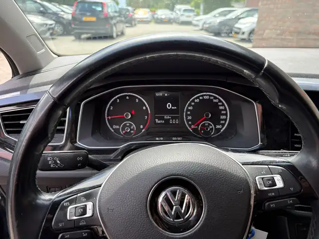 Volkswagen Polo view 12