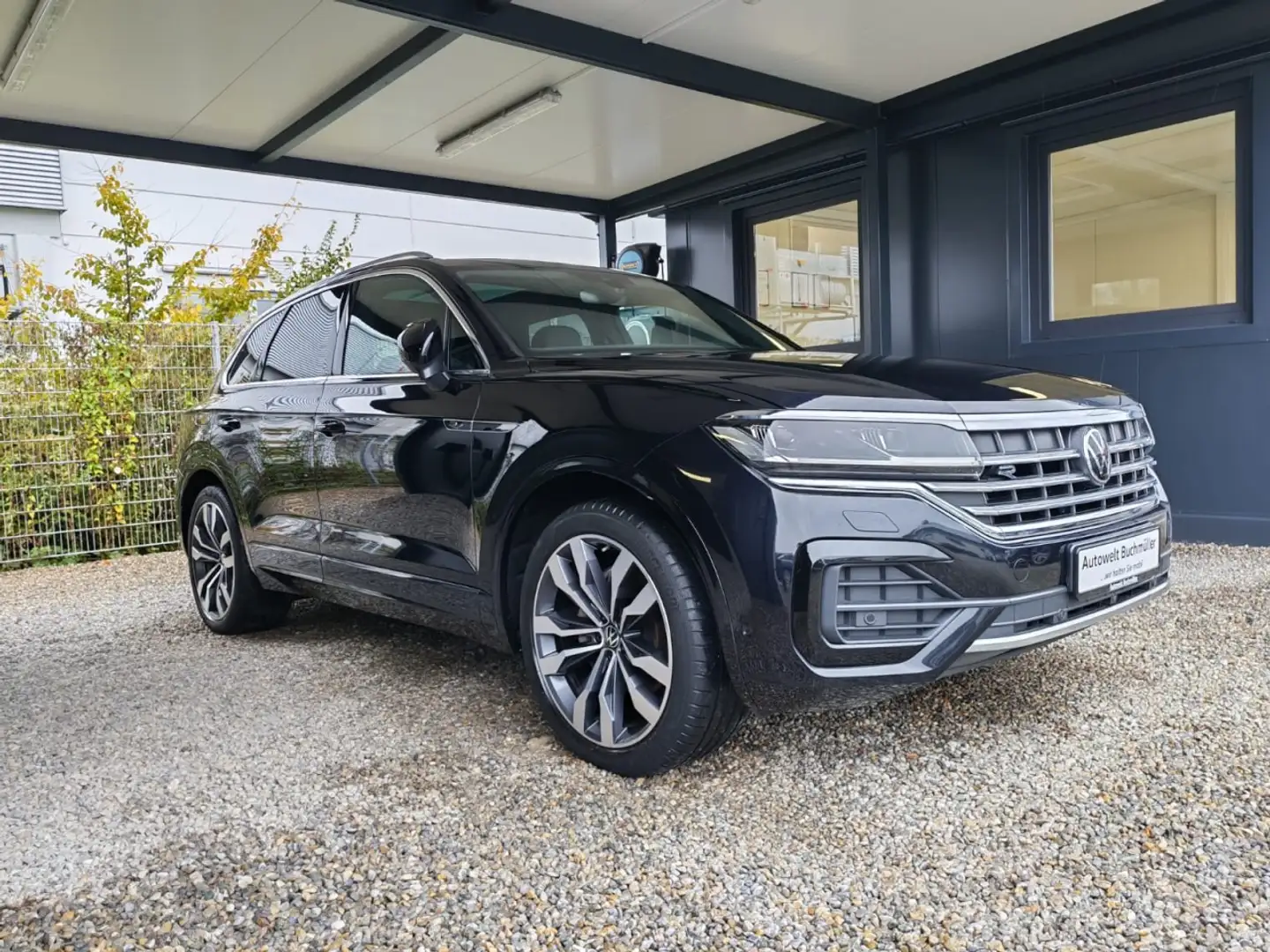 Volkswagen Touareg 3.0 TDI DSG R-LINE,AHK,ACC,ALLRADL,PANO Klima Schwarz - 2