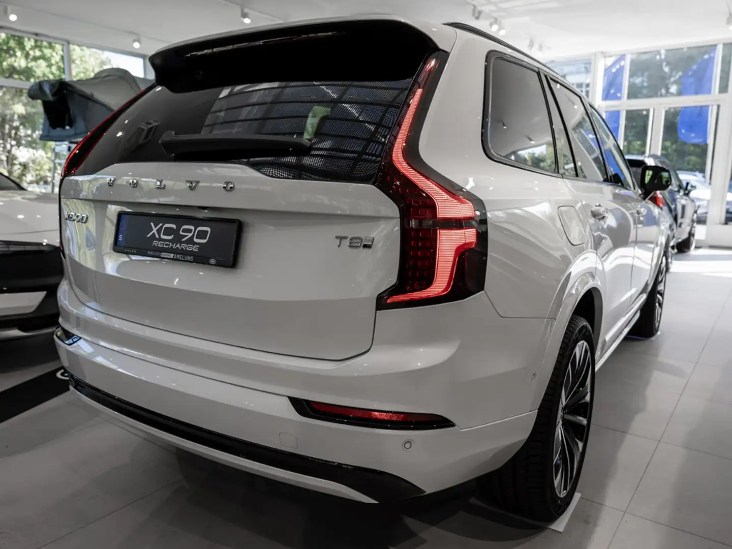 Volvo XC90 T8 Plus Dark Recharge Plug-In Hybrid AWD Bianco - 2