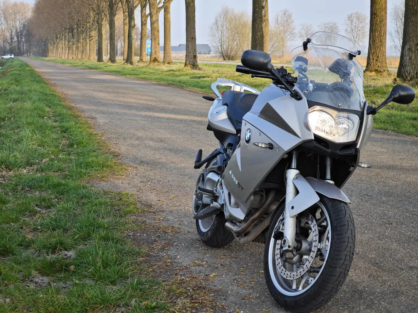 BMW F 800 ST Zlatá - 1
