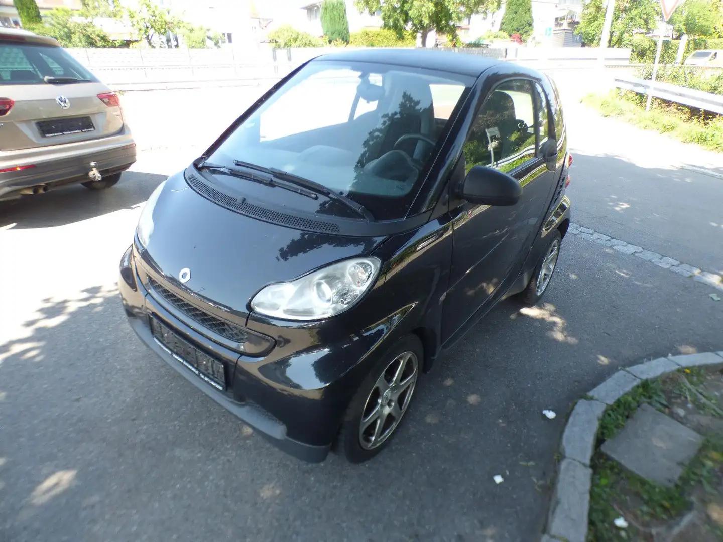 smart forTwo fortwo coupe Micro Hybrid Drive 52kW Schwarz - 1