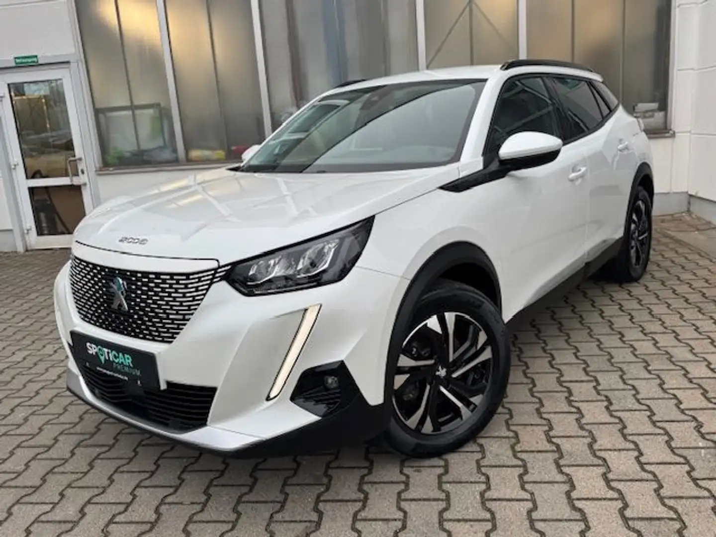 Peugeot 2008 Elektro Allure Pack Weiß - 1