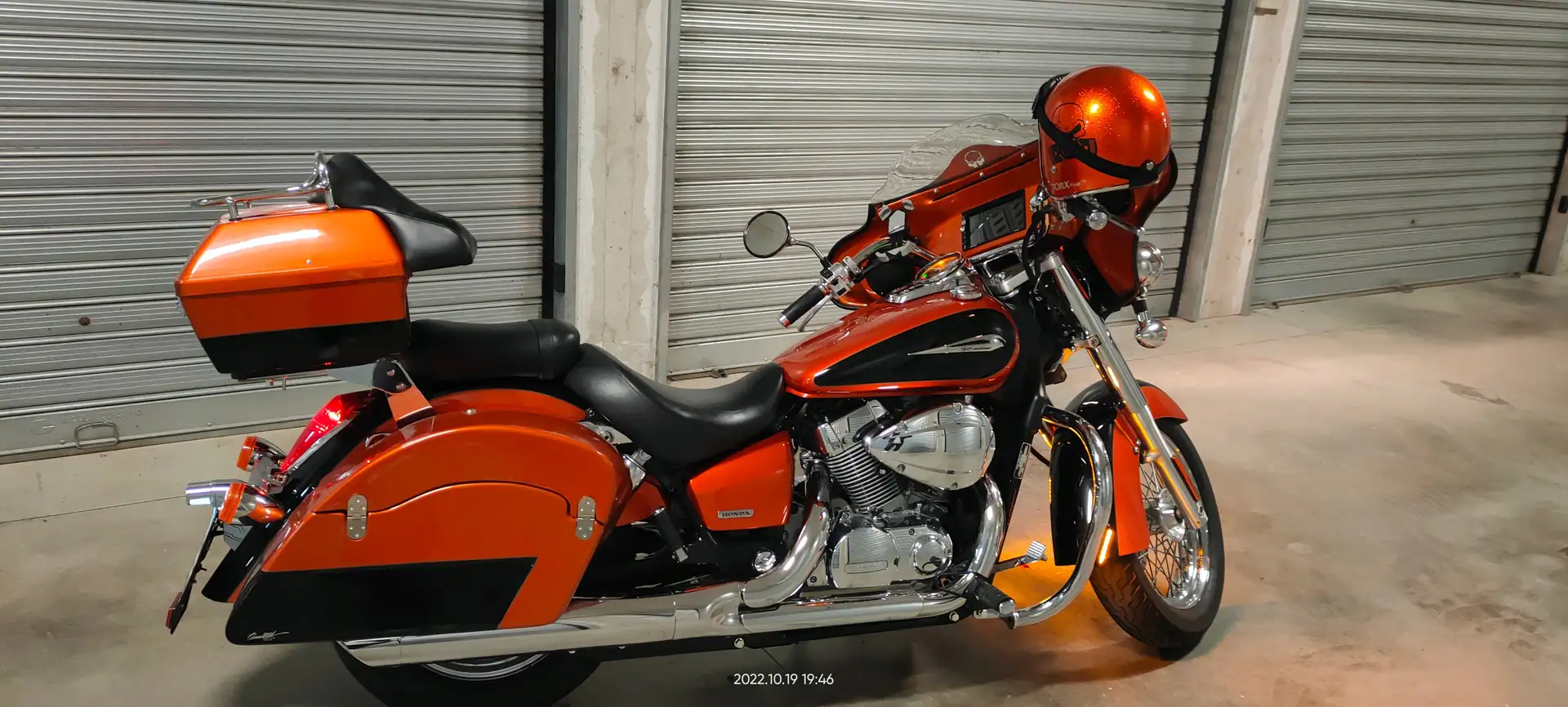 Honda Shadow 750 Honda shadow VT 750 Arancione - 1