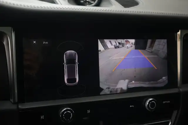 Porsche Macan view 8