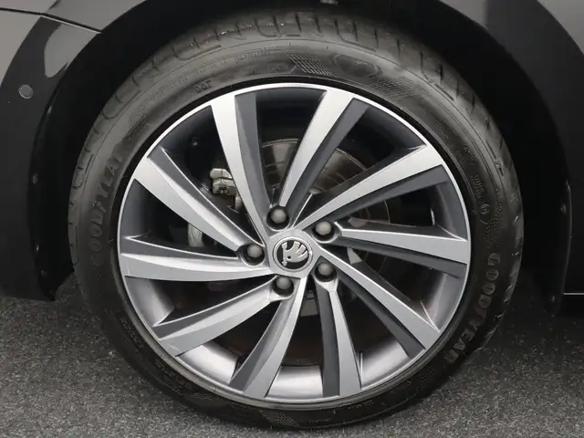 Skoda Octavia view 6