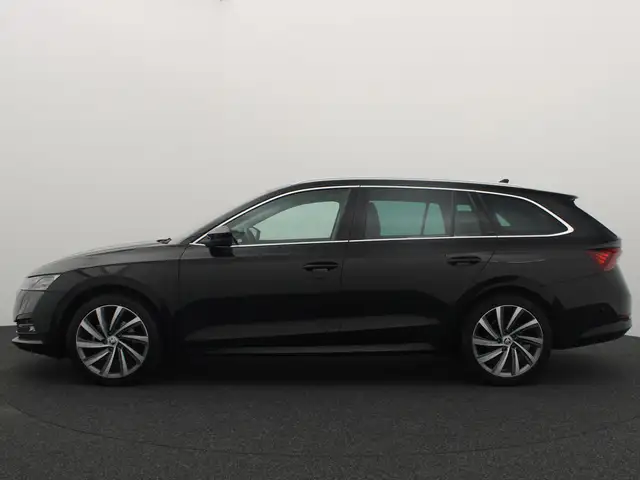 Skoda Octavia view 2