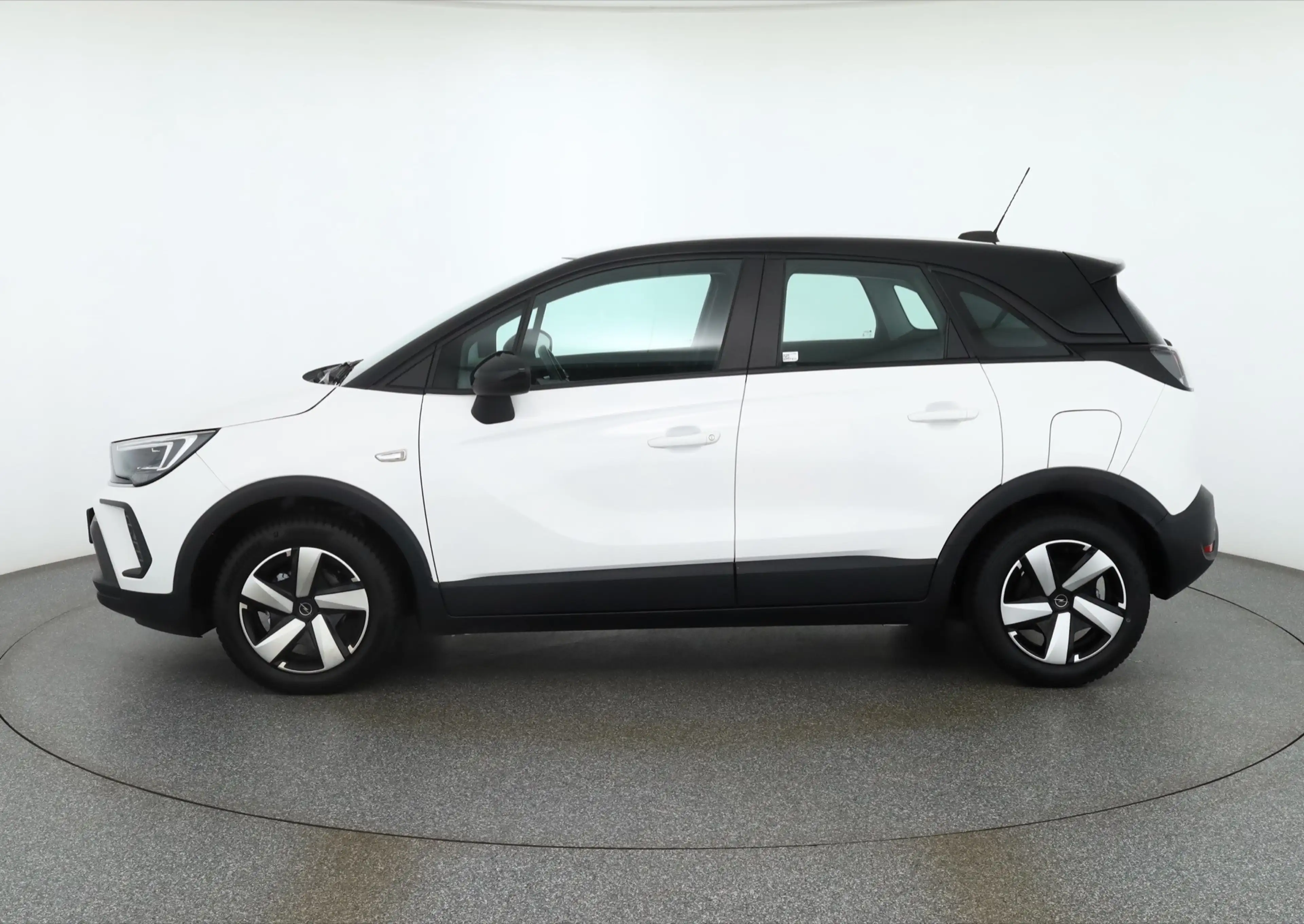 Opel Crossland 1.2 Turbo Edition LED IntelliLink PDC — photo 2