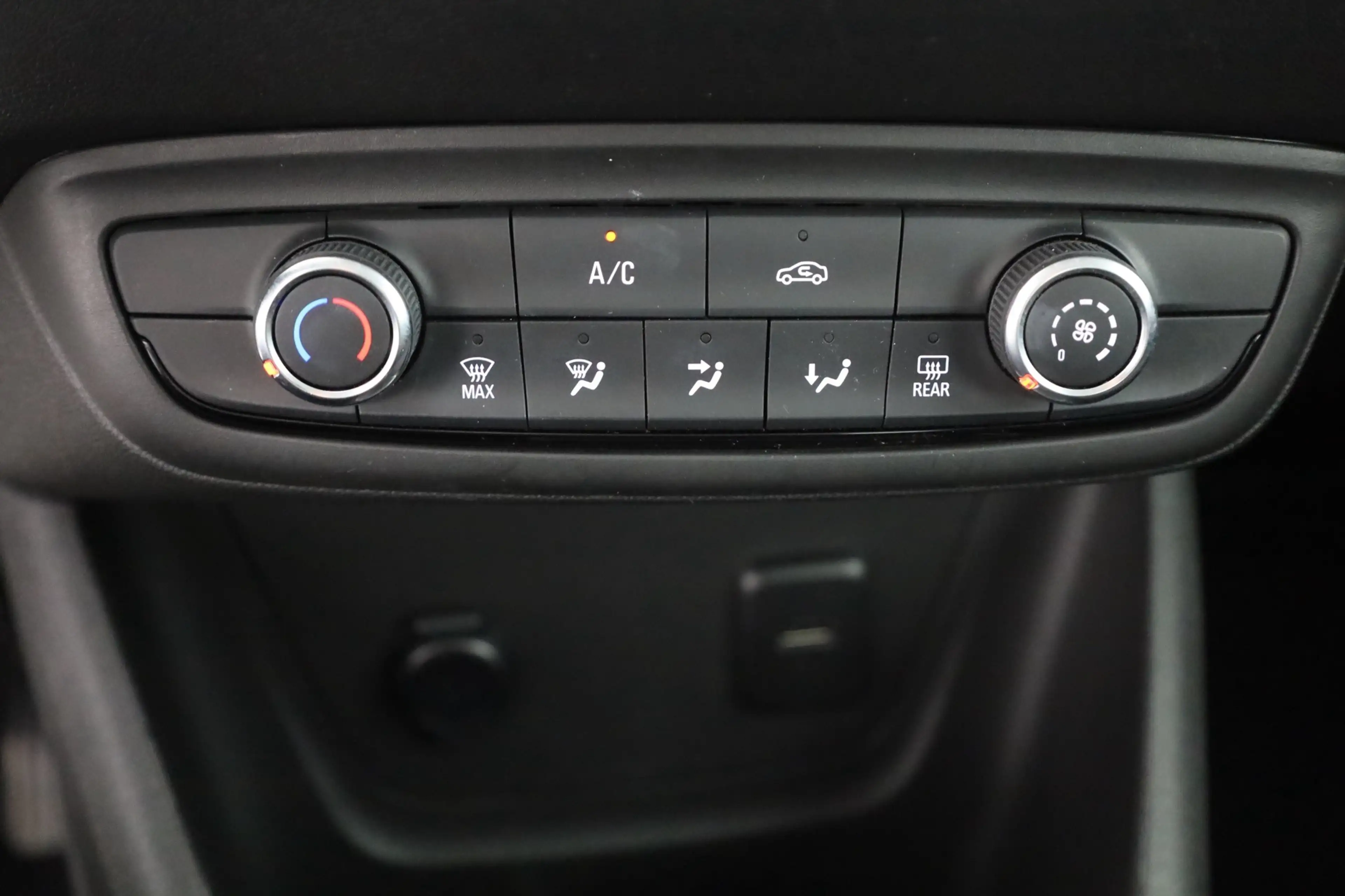 Opel Crossland 1.2 Turbo Edition LED IntelliLink PDC — photo 12