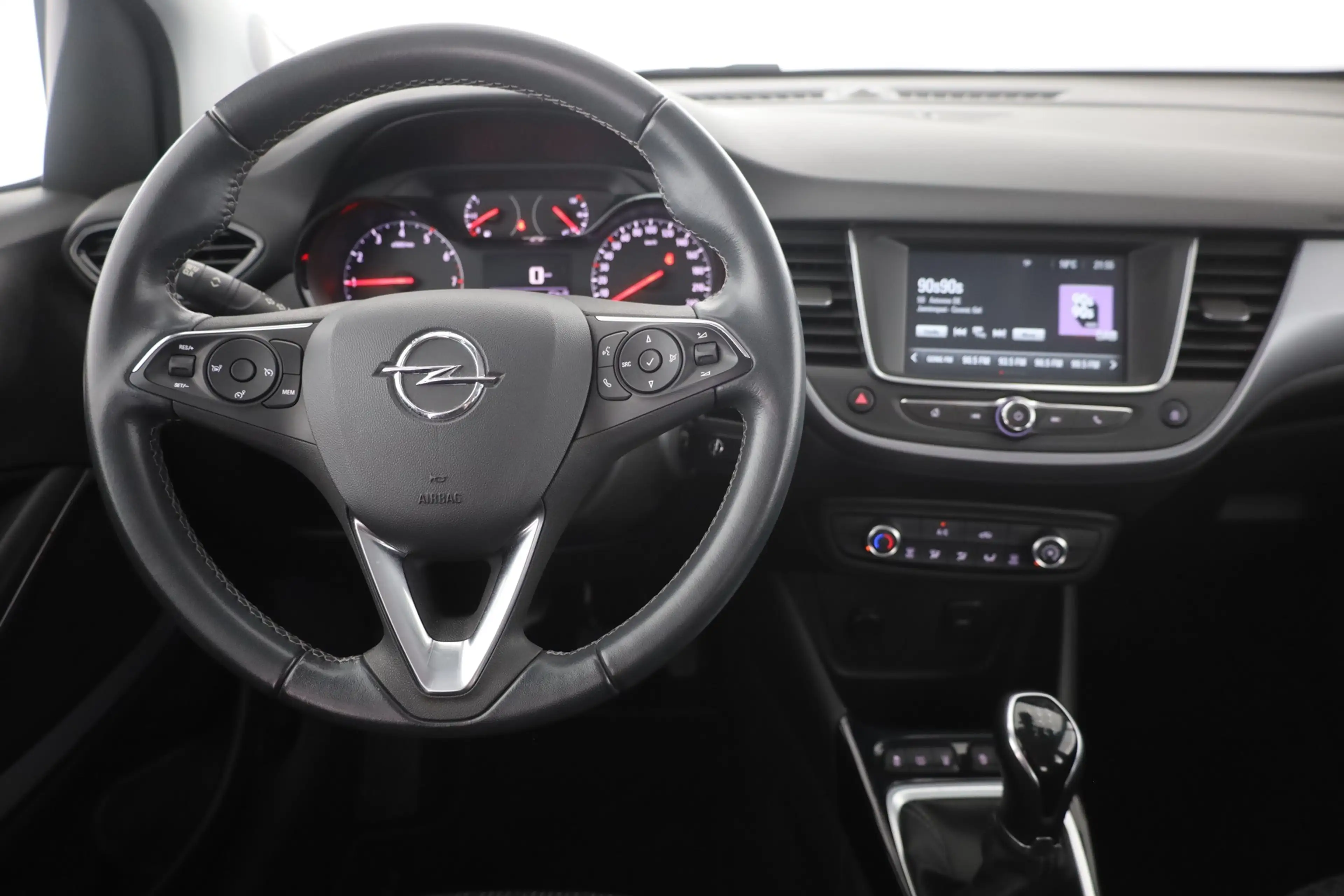 Opel Crossland 1.2 Turbo Edition LED IntelliLink PDC — photo 10