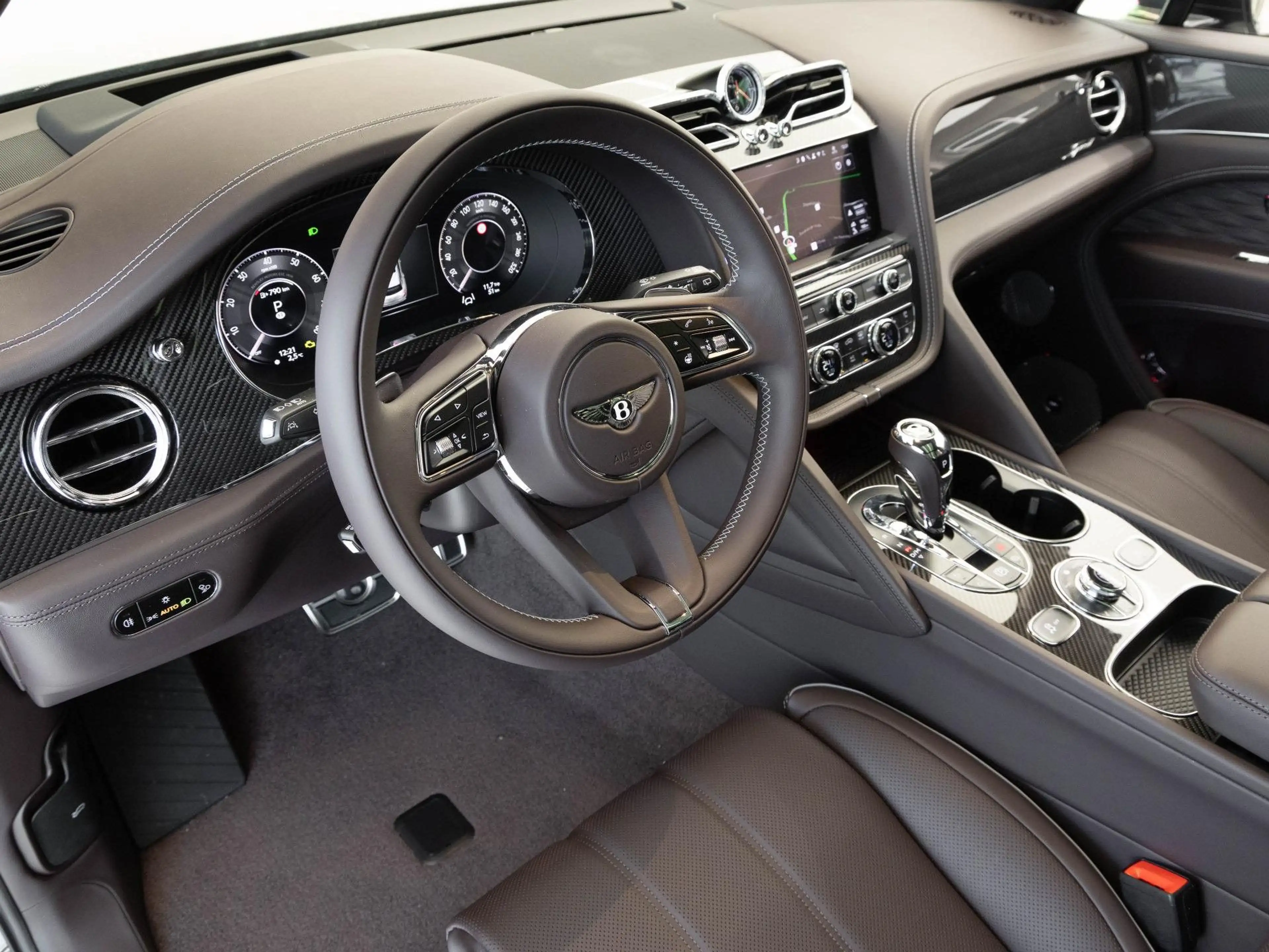 Bentley Bentayga Speed (MY26) ELEGANT + SPORTLICH / FULL — photo 6