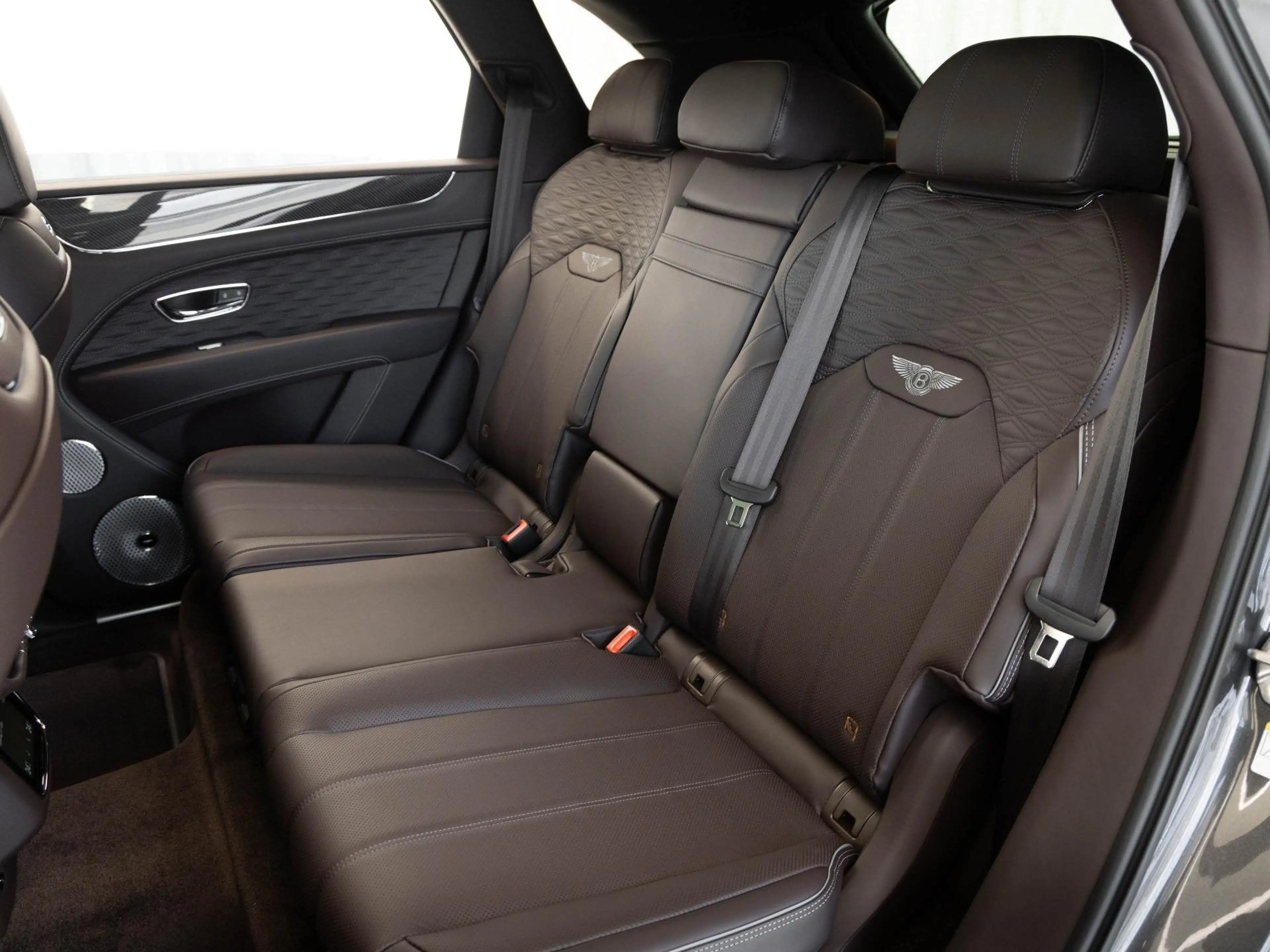 Bentley Bentayga Speed (MY26) ELEGANT + SPORTLICH / FULL — photo 9