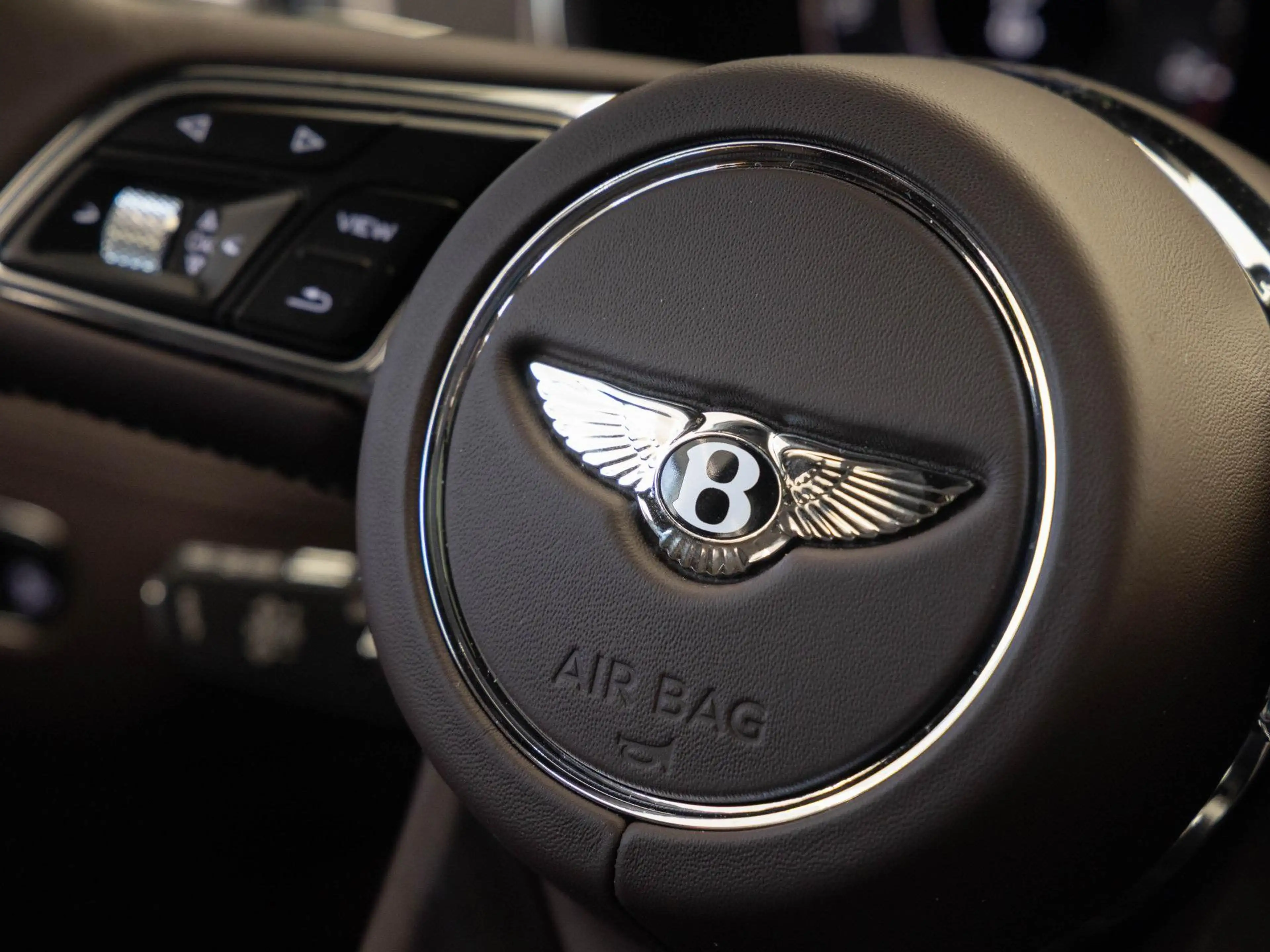 Bentley Bentayga Speed (MY26) ELEGANT + SPORTLICH / FULL — photo 12