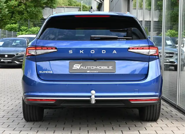 Skoda Superb view 4