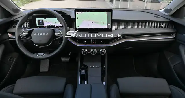 Skoda Superb view 11