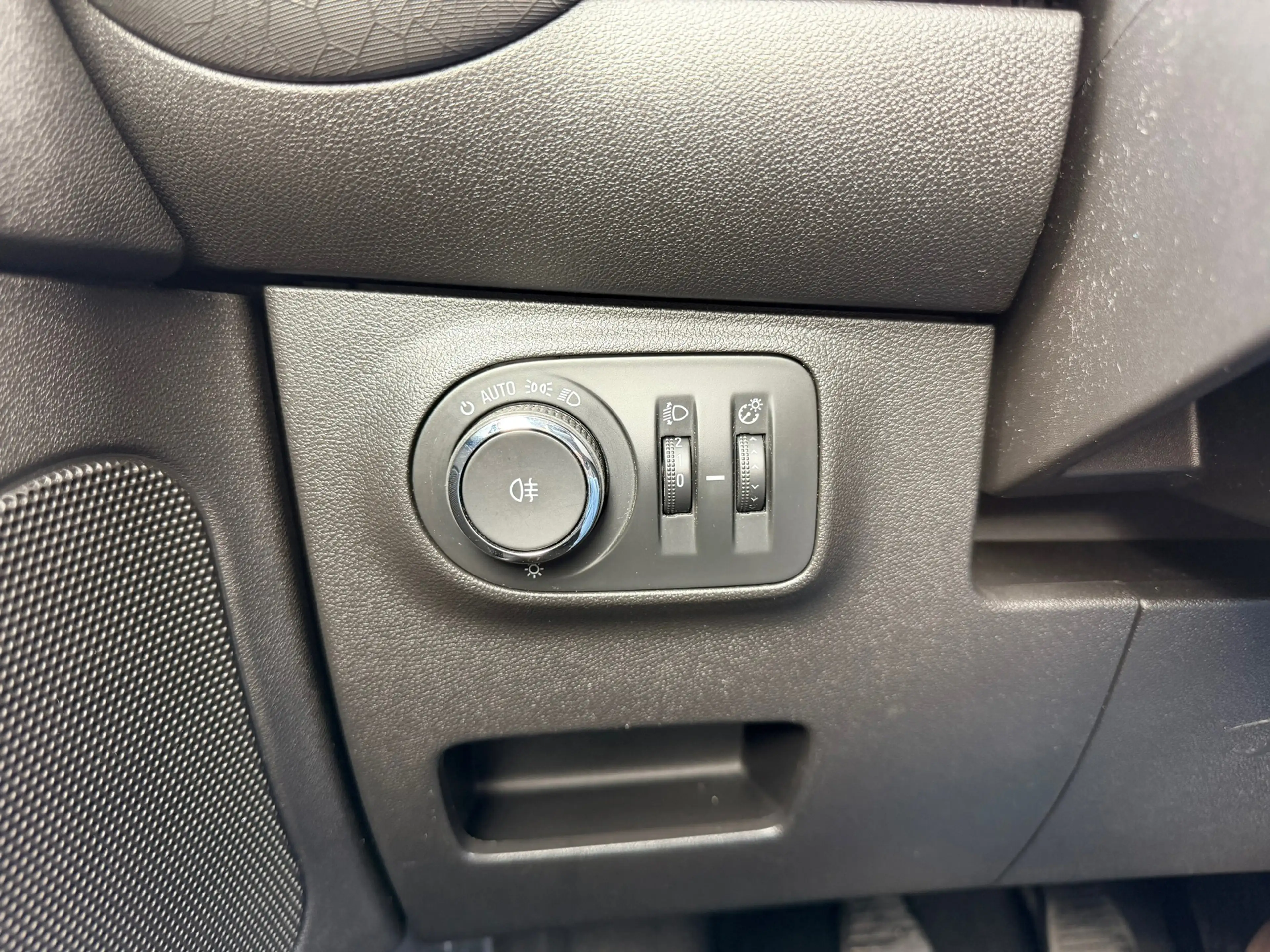 Opel Adam 1.0 Turbo Rocks CARPLAY Clima Navi Cruise Control — photo 29