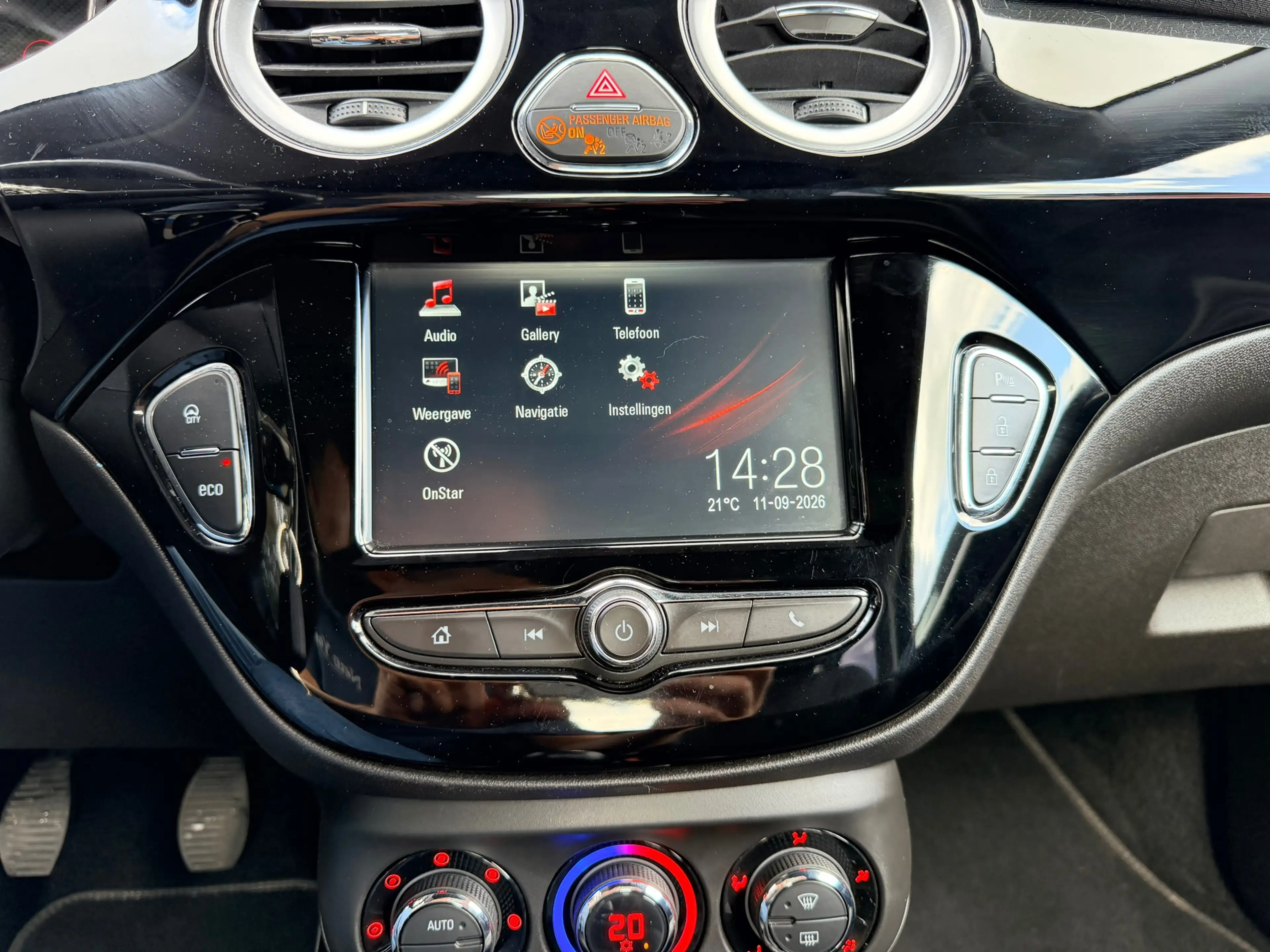 Opel Adam 1.0 Turbo Rocks CARPLAY Clima Navi Cruise Control — photo 31