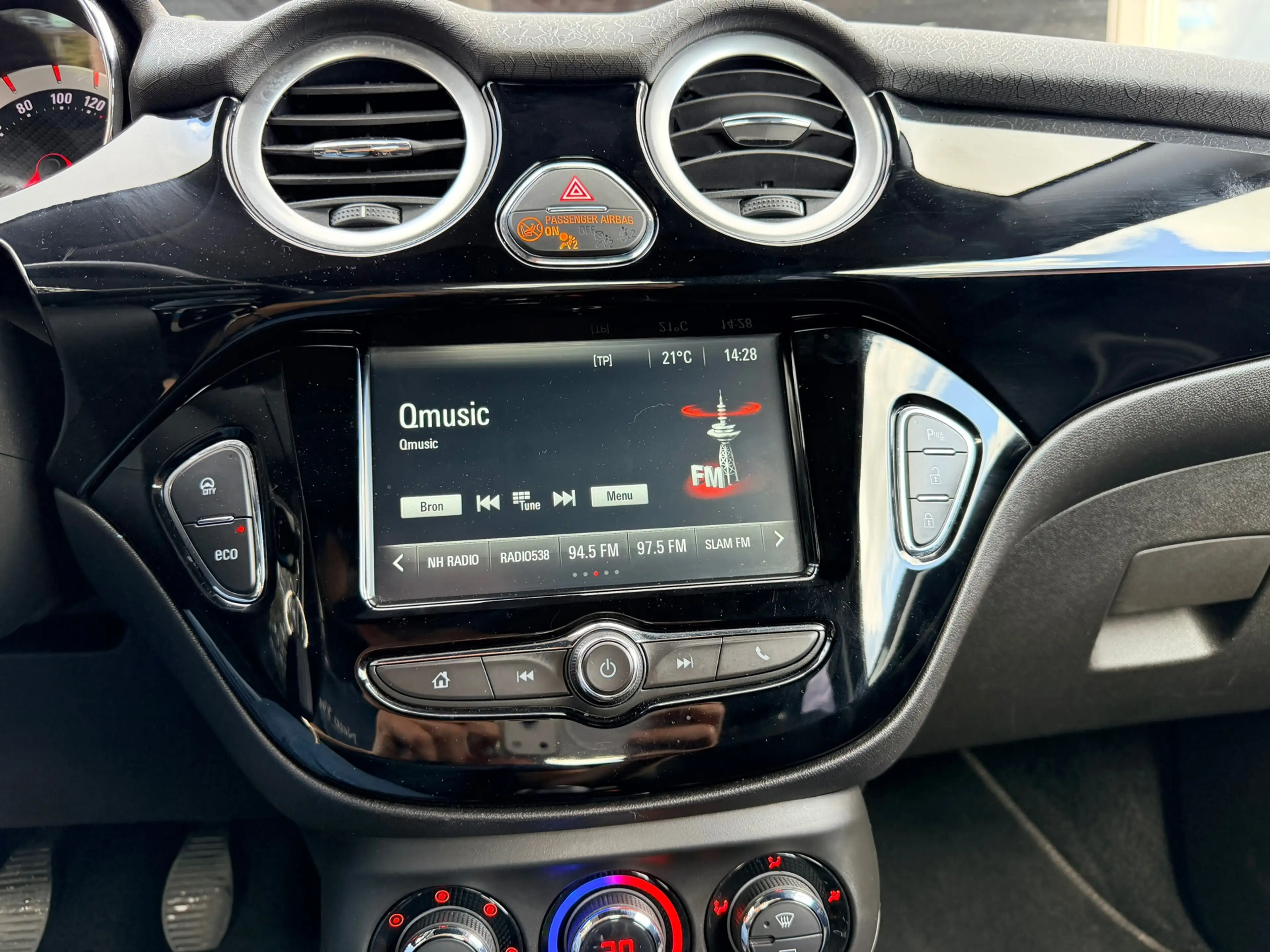 Opel Adam 1.0 Turbo Rocks CARPLAY Clima Navi Cruise Control — photo 32