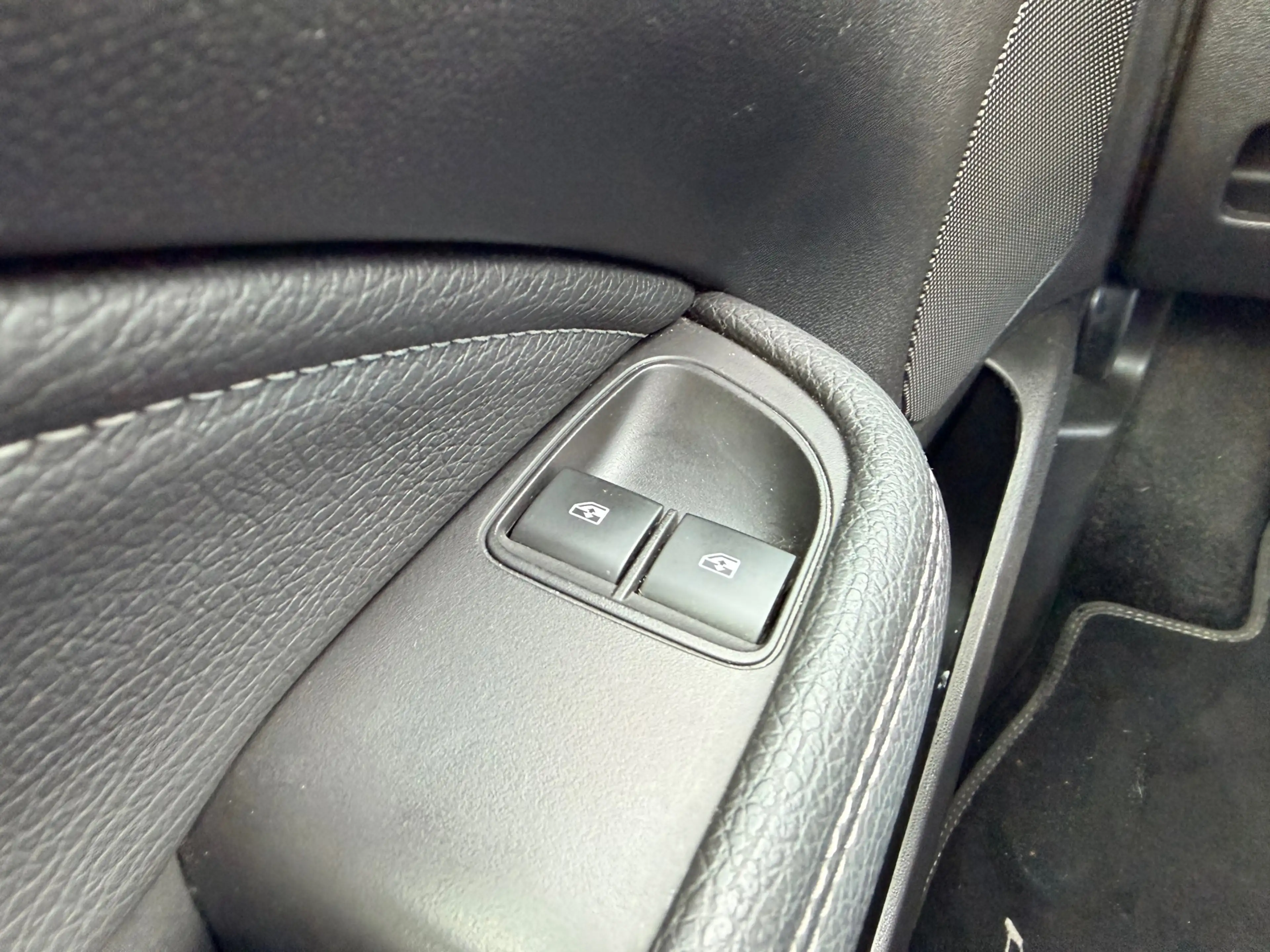 Opel Adam 1.0 Turbo Rocks CARPLAY Clima Navi Cruise Control — photo 28