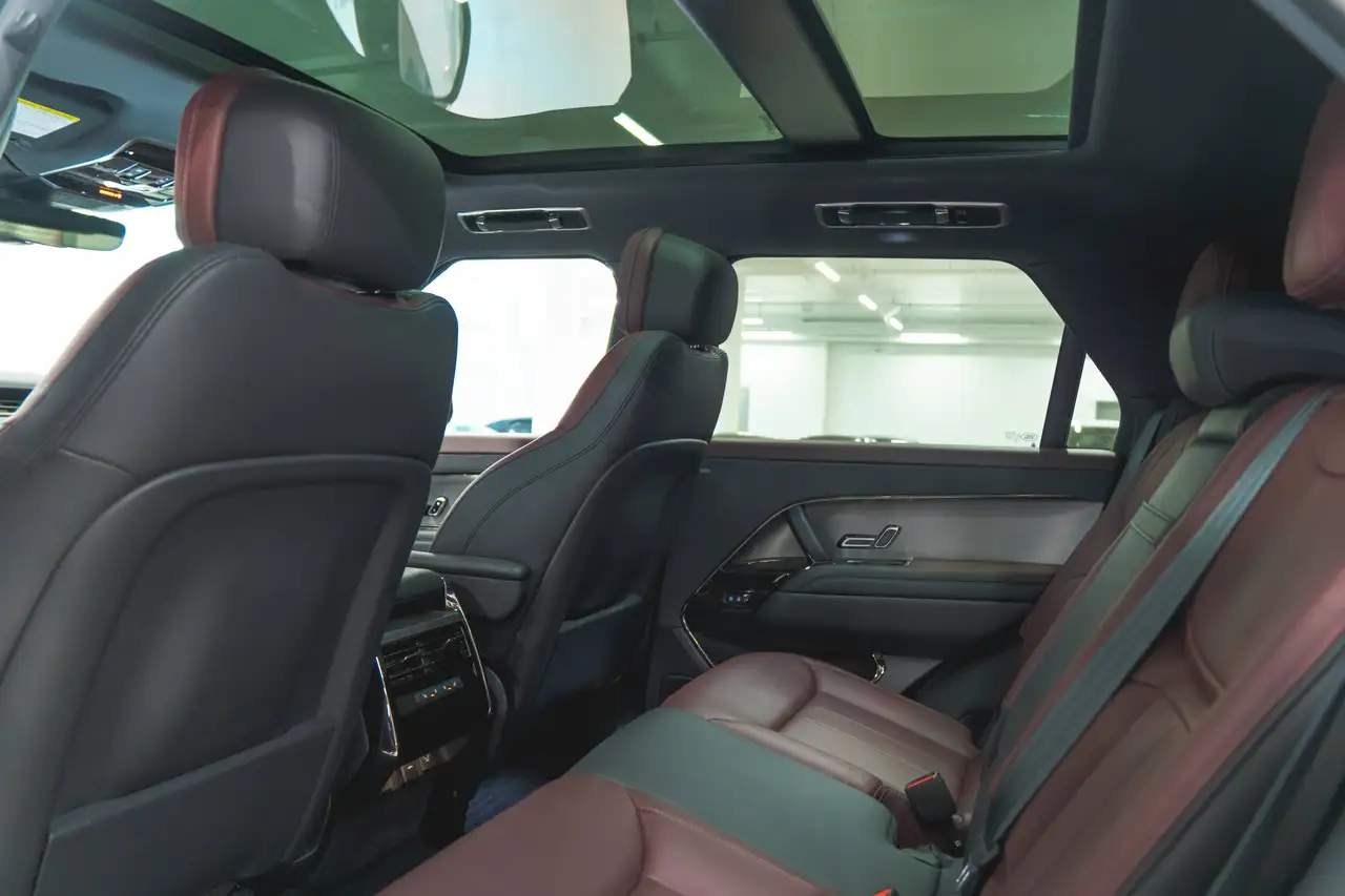 Land Rover Range Rover Sport photo Land Rover Range Rover Sport