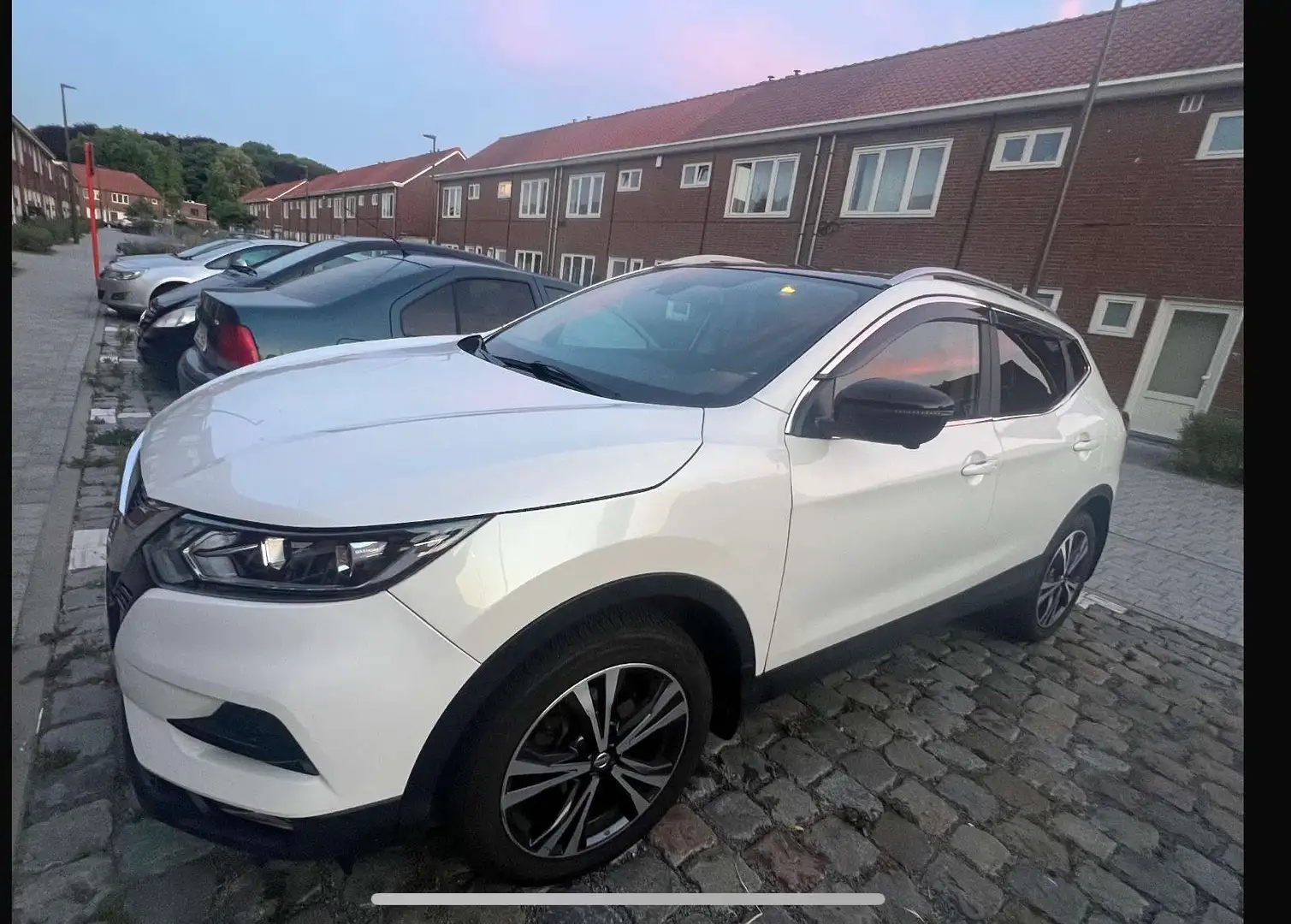 Nissan Qashqai 1.2 DIG-T N-Connecta - 1