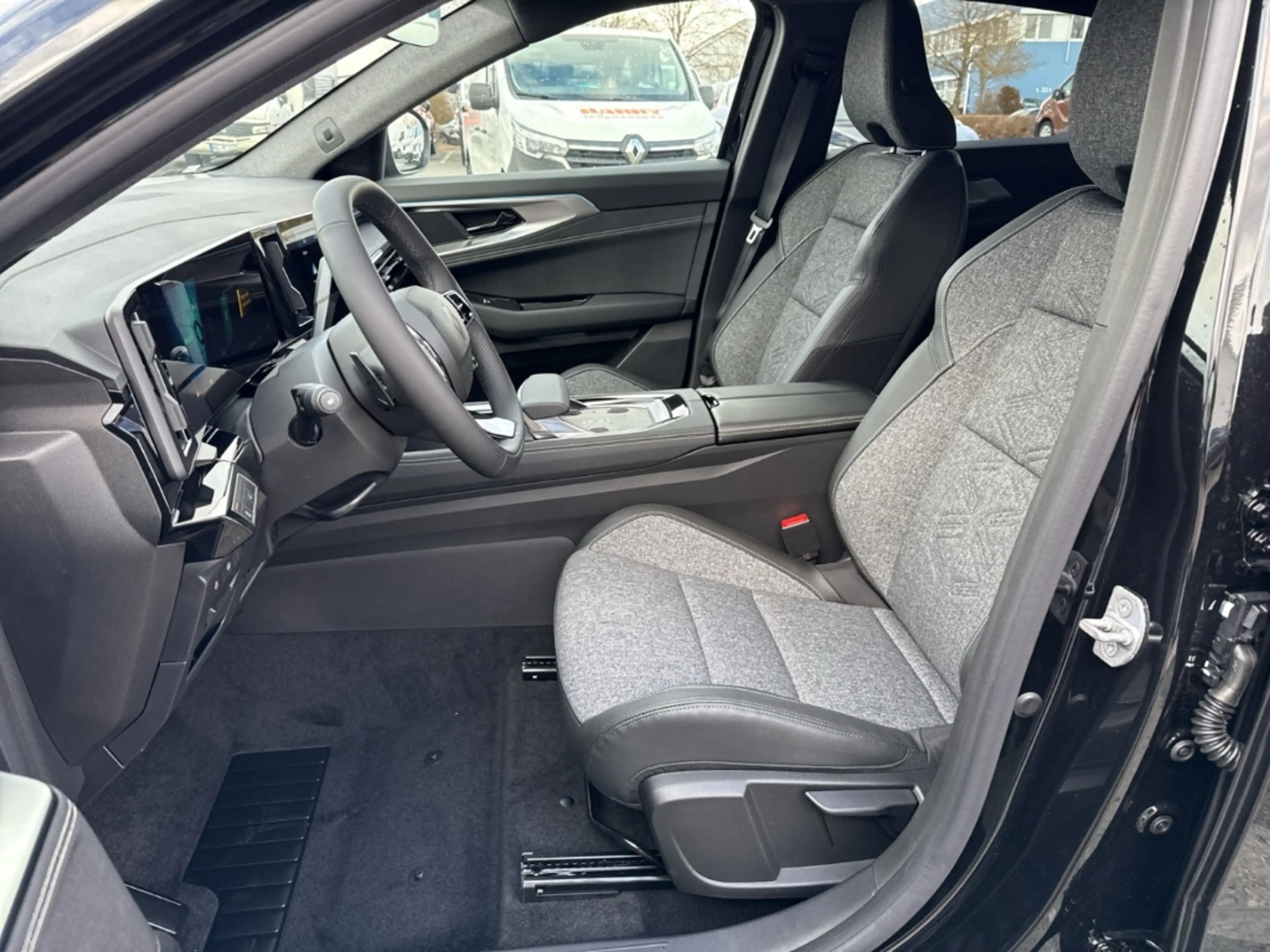 Renault Rafale TECHNO FULL HYBRID E-TECH 200 Techno KLIMA+NAVI — photo 9