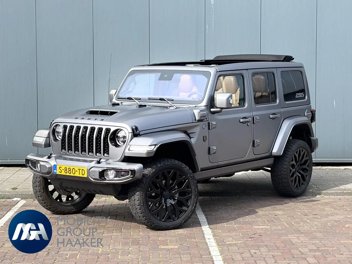 Jeep Wrangler Unlimited 4xe 380 Sahara | BRUTE | Schuifdak | 22" Noir - 1
