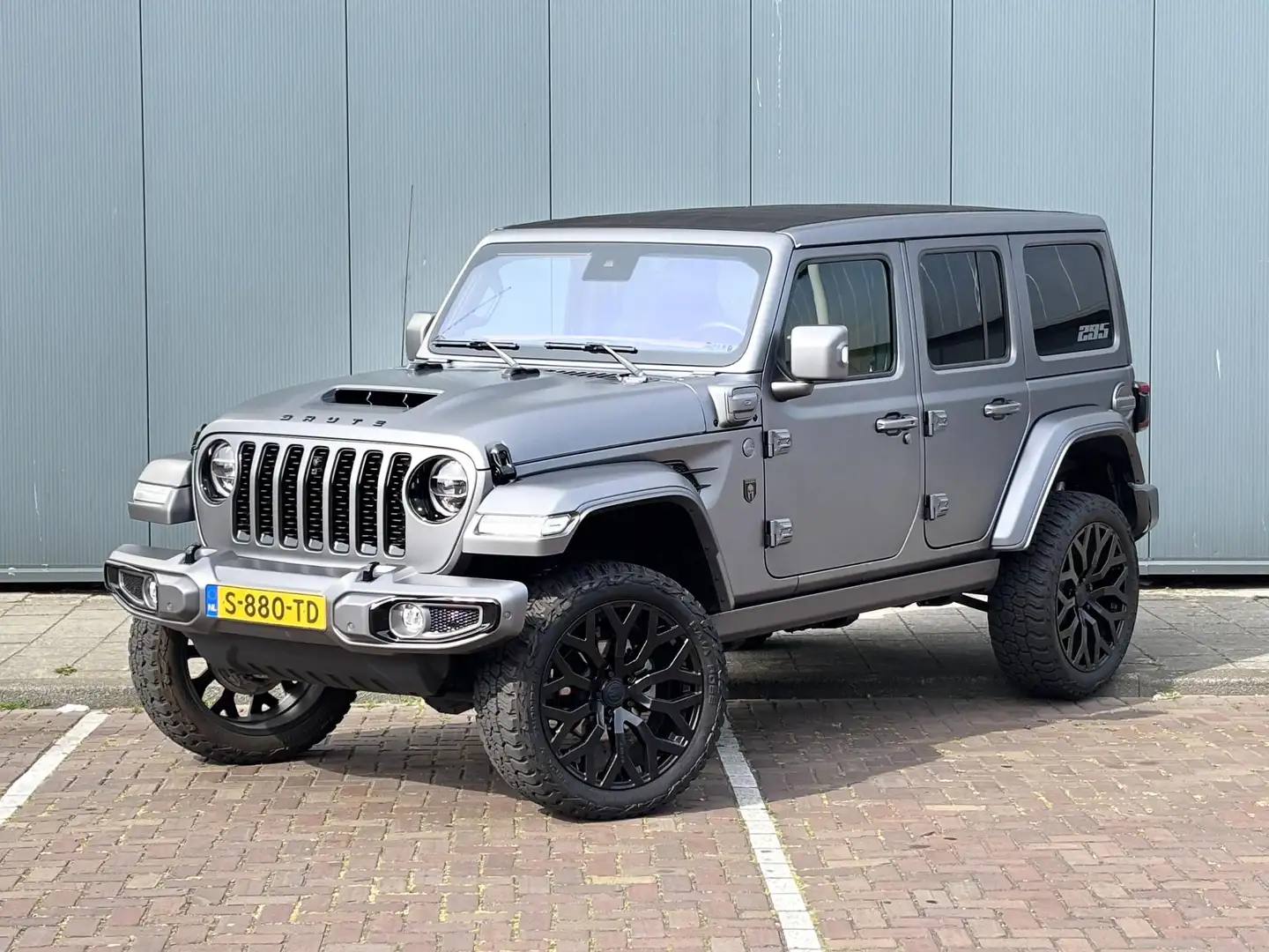 Jeep Wrangler Unlimited 4xe 380 Sahara | BRUTE | Schuifdak | 22" Noir - 2