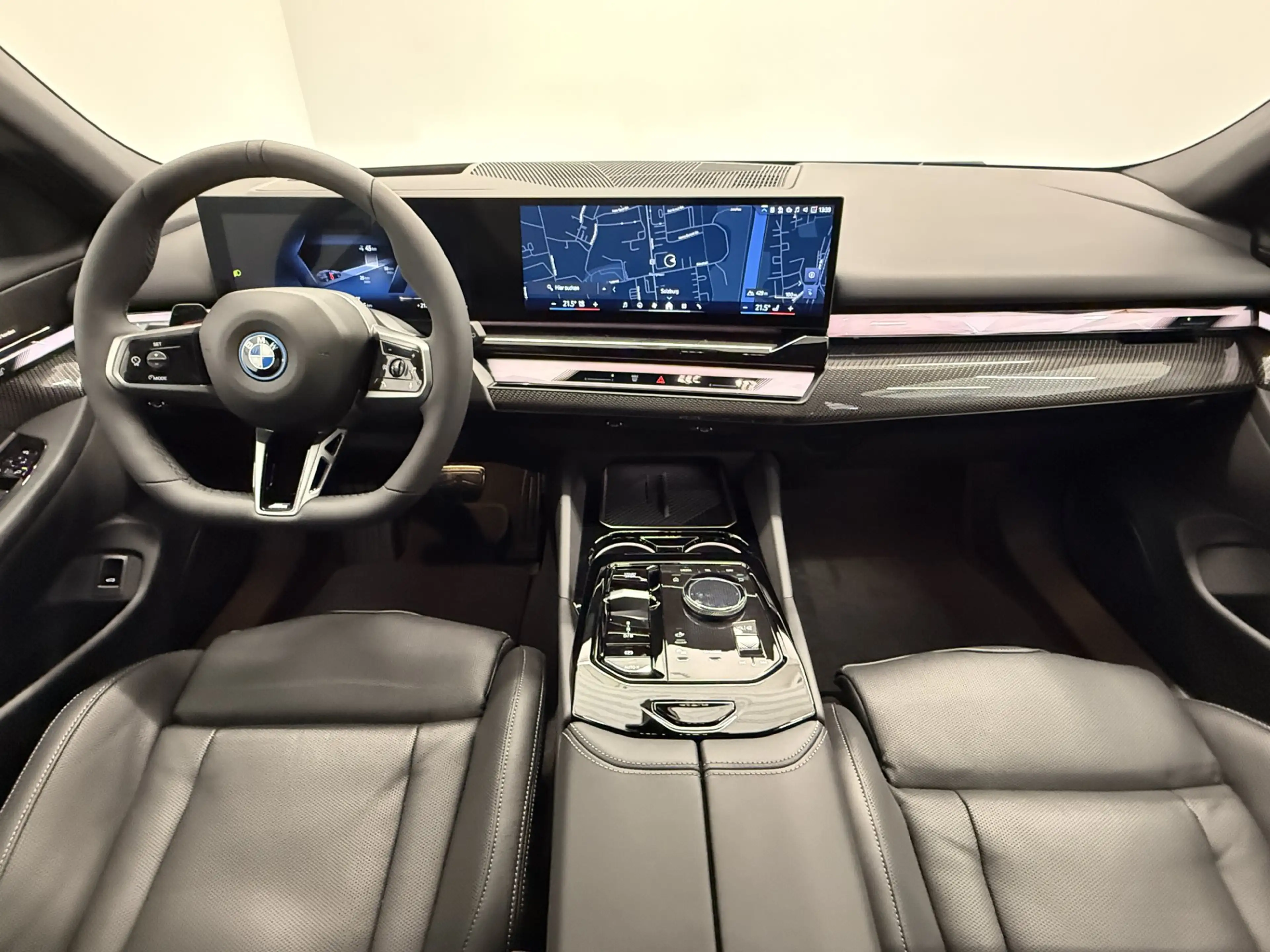 BMW i5 xDrive40 — photo 6
