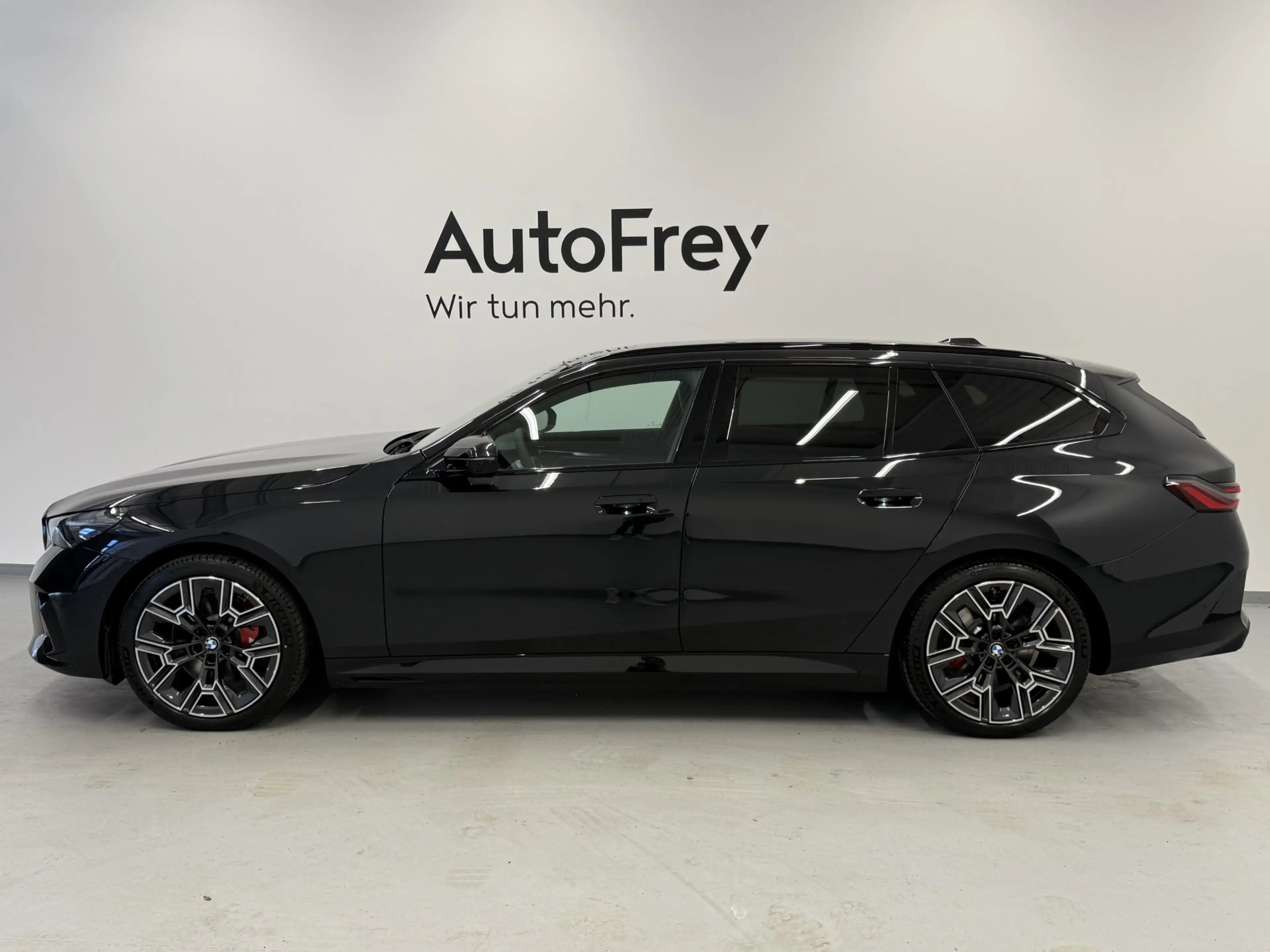 BMW i5 xDrive40 — photo 4