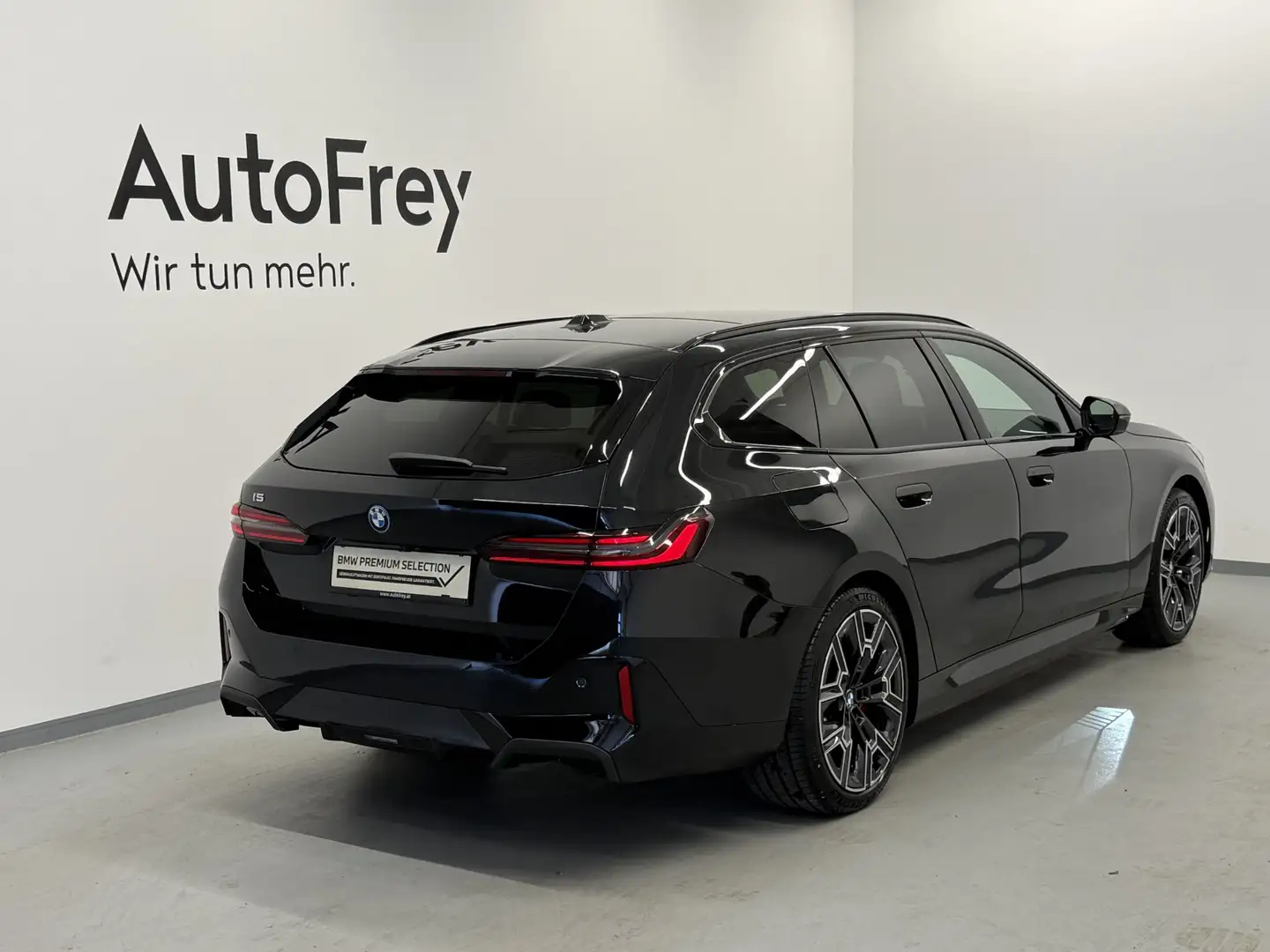 BMW i5 xDrive40 Schwarz - 2