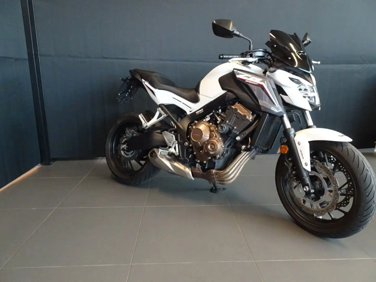Honda CB 650 FA Bílá - 1