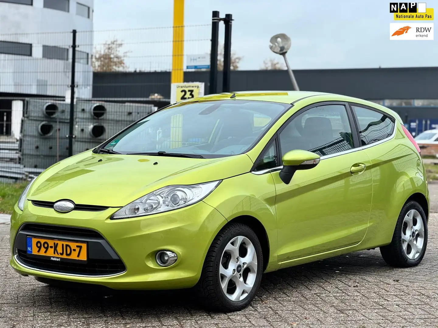 Ford Fiesta 1.4 Titanium Groen - 1