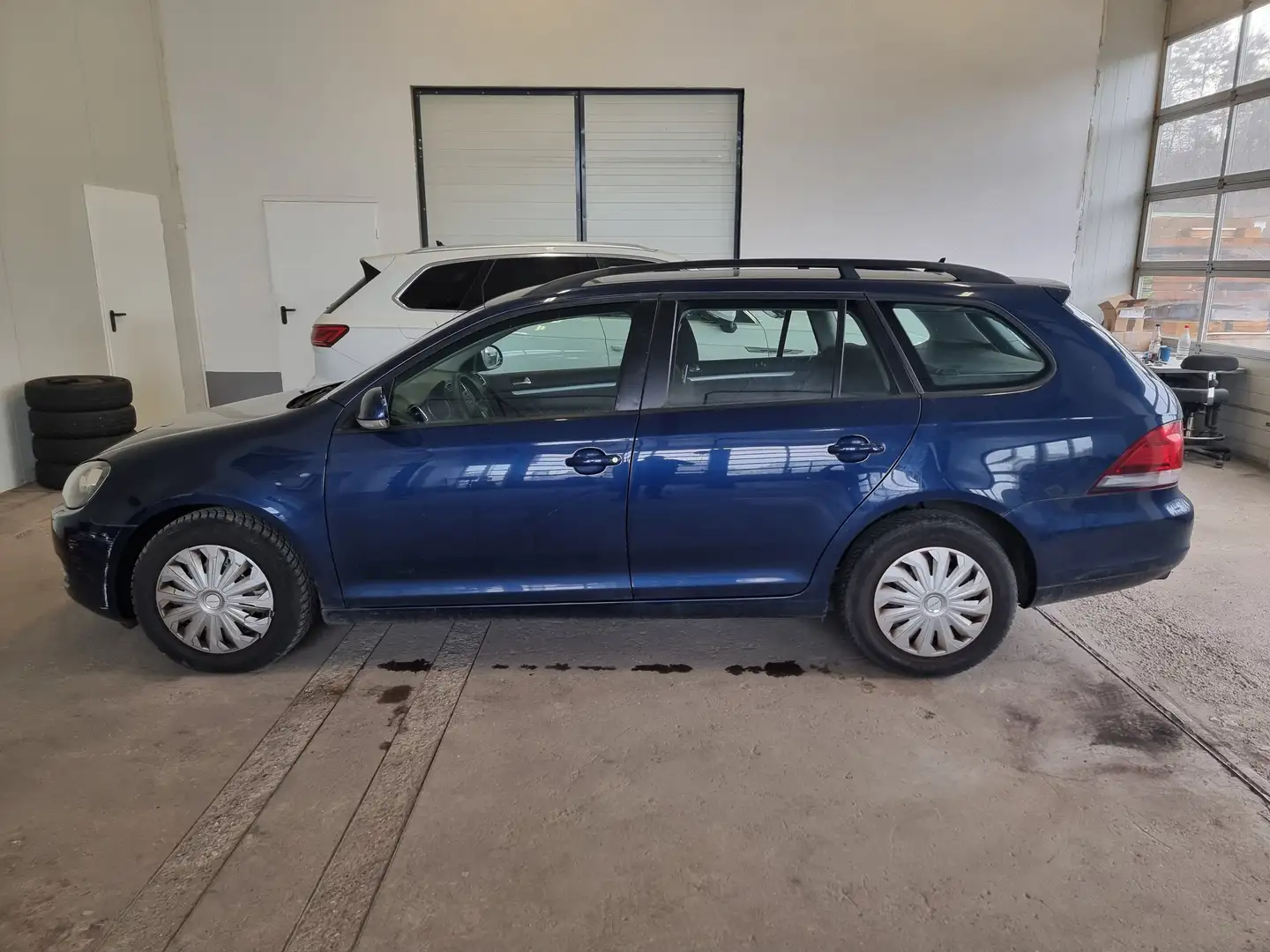 Volkswagen Golf Variant Trendline Modrá - 2