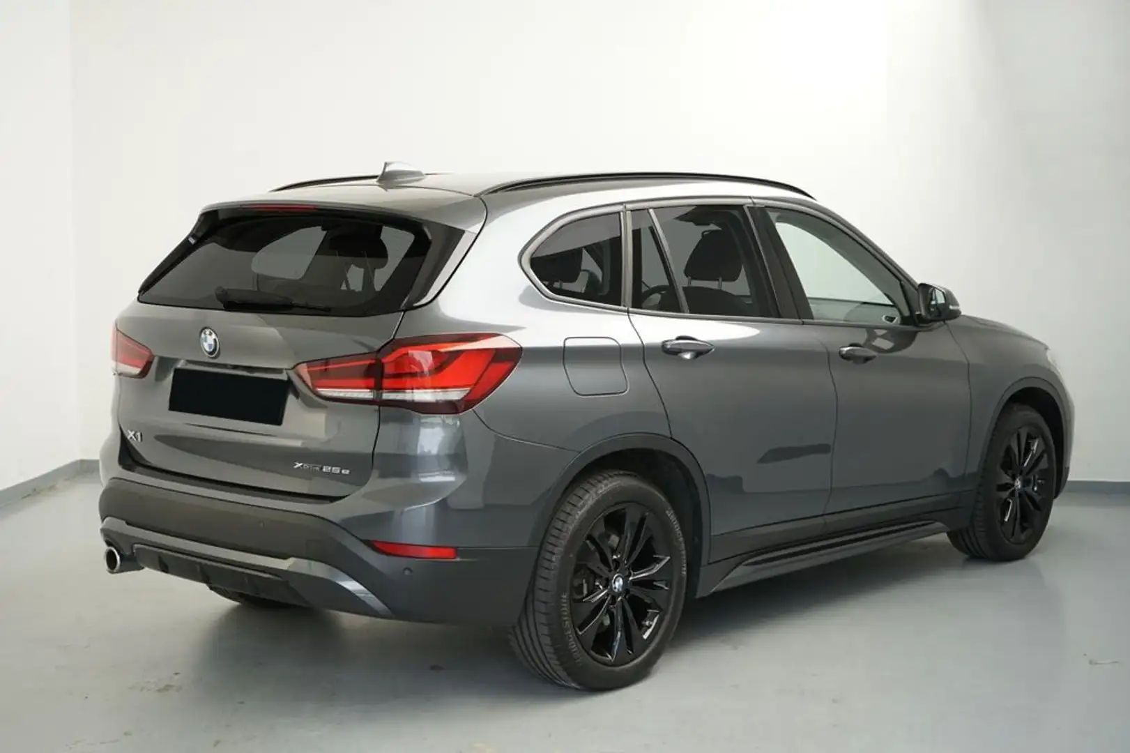 BMW X1 xdrive25e plug-in 125CV (+95 eltr.) BLACK LINE Gris - 2