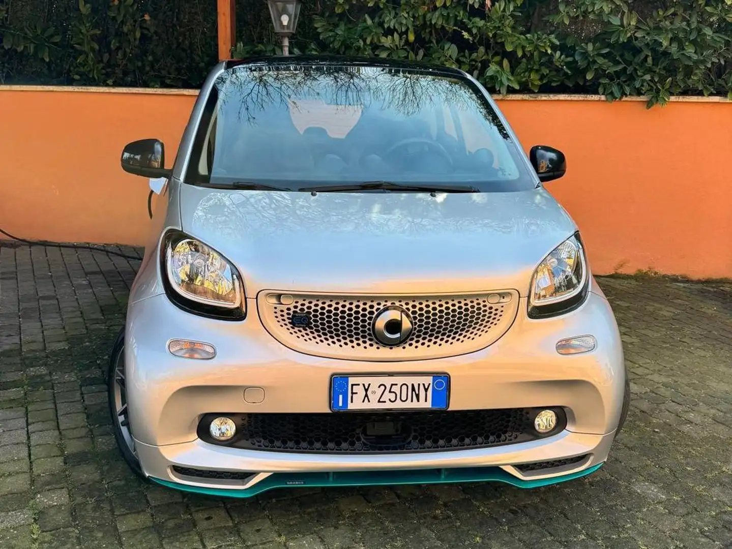 smart brabus EQ FORTWO COUPE Ezüst - 2