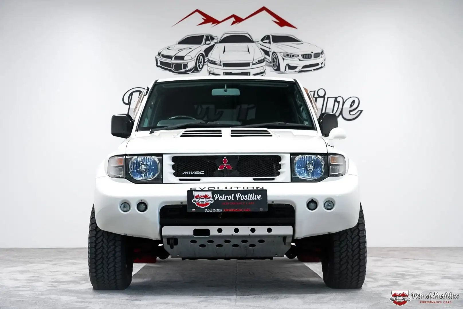 Mitsubishi Pajero Evolution 1 of 2693 Worldwide Limited Edition Ral Blanco - 2