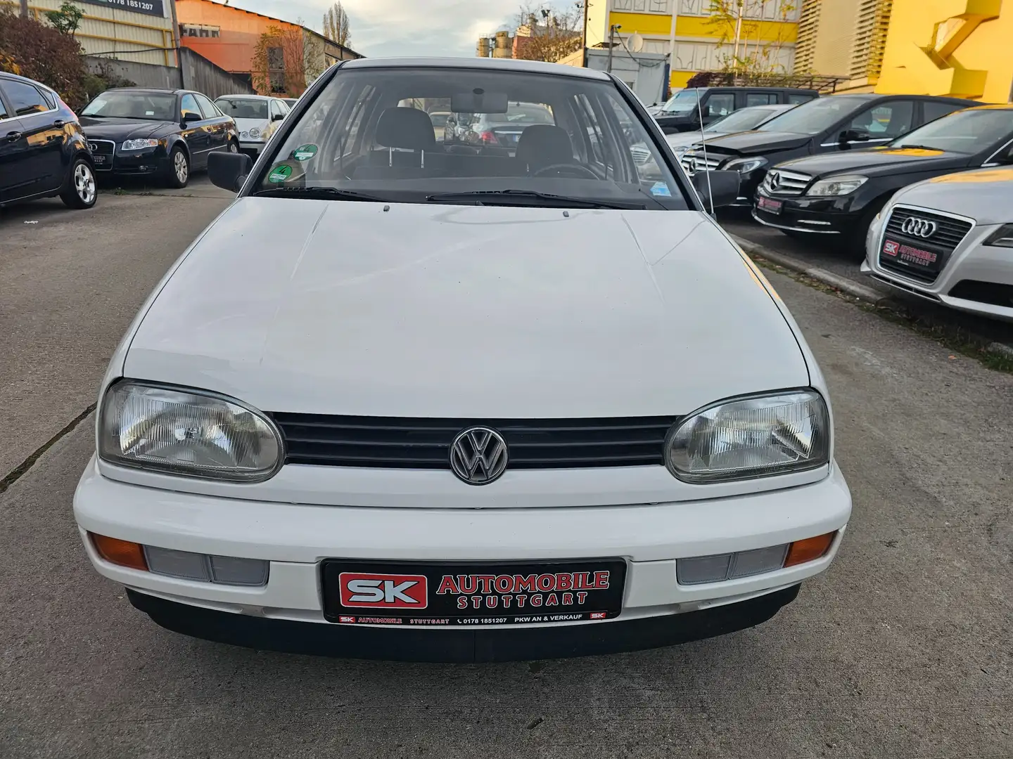 Volkswagen Golf 1.8 Automatik 1-Hand Weiß - 2