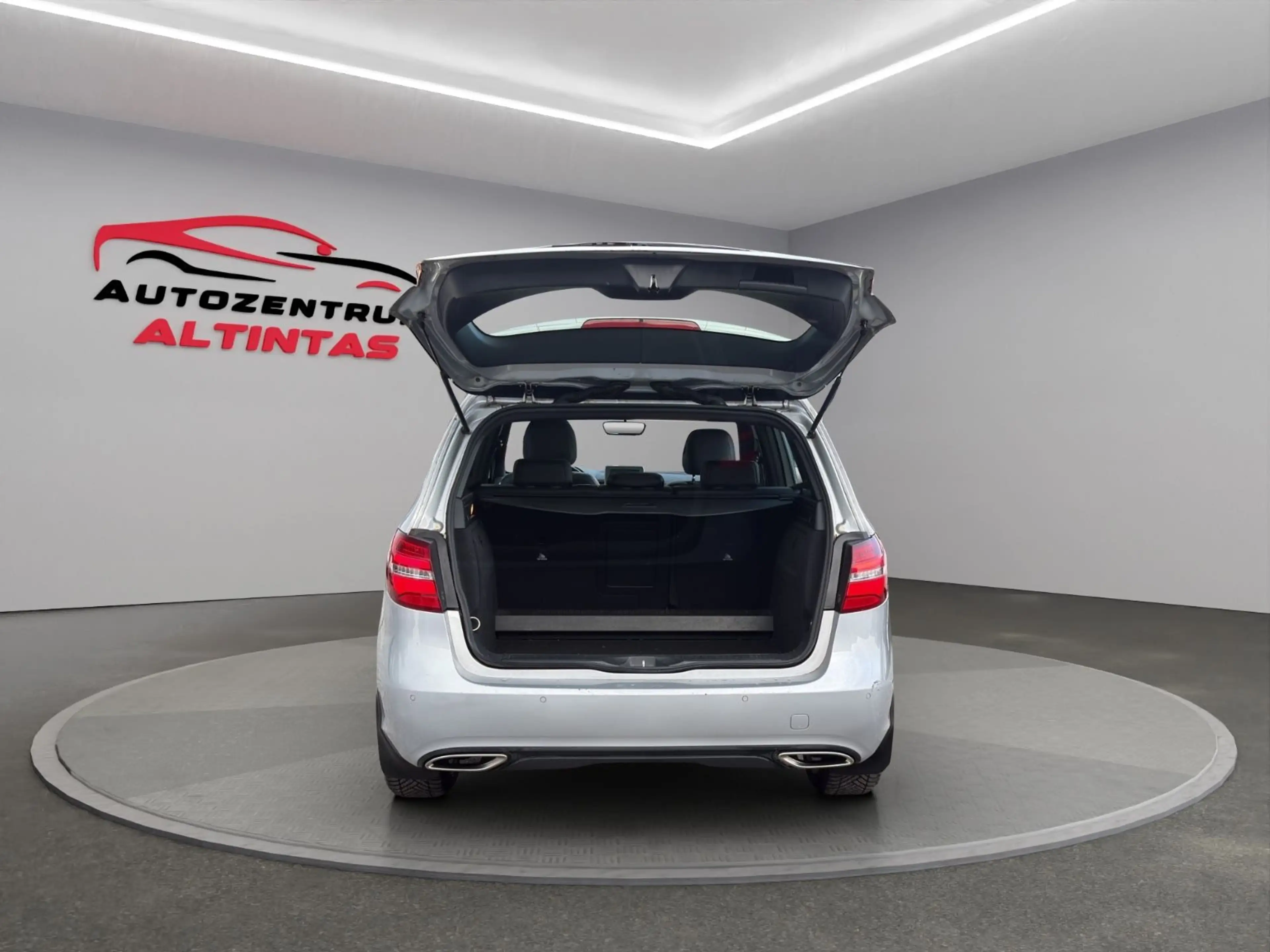 Mercedes-Benz B 220 D 4-MATIC*AUT*89TKM*PANO*NAVI*LED*LEDER*RFK — photo 11