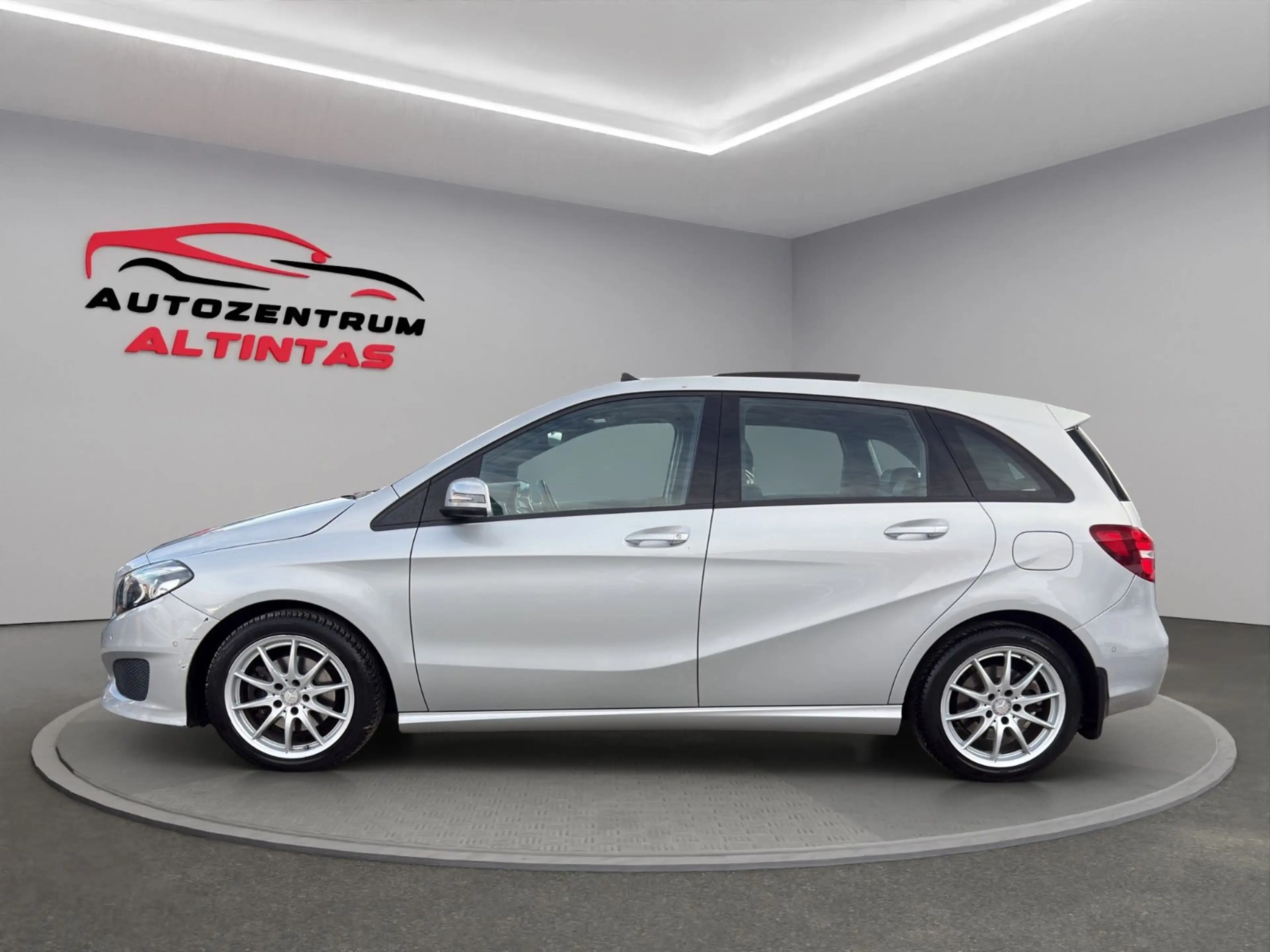 Mercedes-Benz B 220 D 4-MATIC*AUT*89TKM*PANO*NAVI*LED*LEDER*RFK — photo 7
