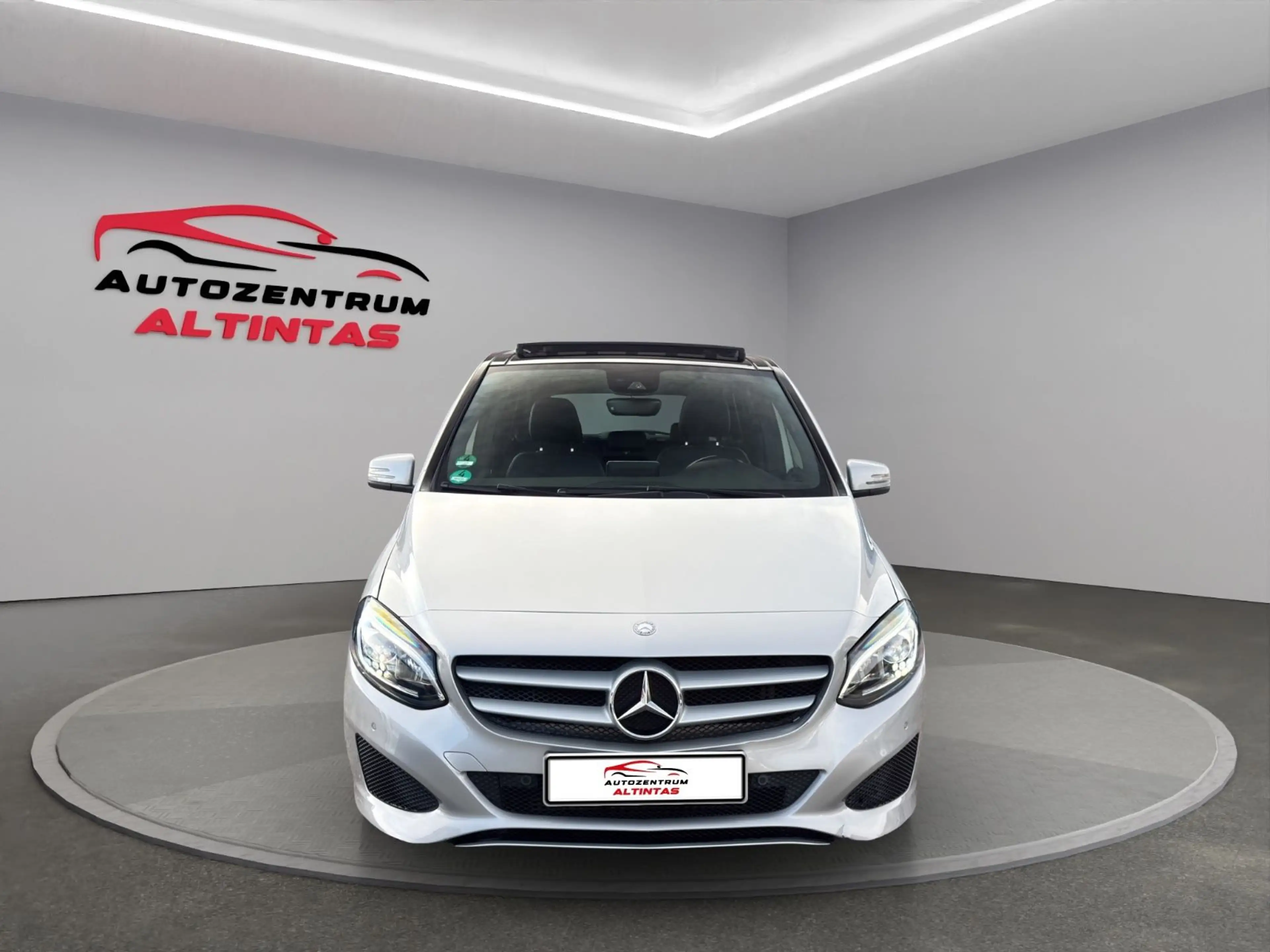 Mercedes-Benz B 220 D 4-MATIC*AUT*89TKM*PANO*NAVI*LED*LEDER*RFK — photo 5