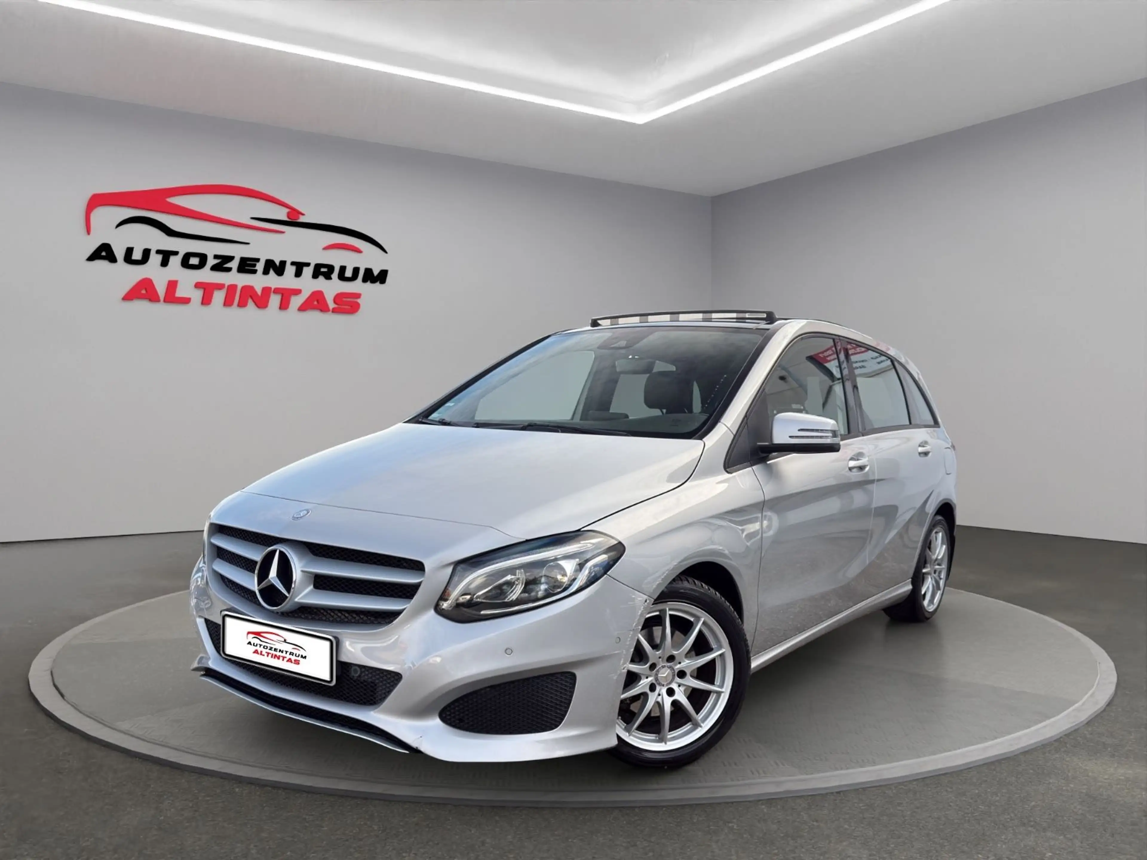 Mercedes-Benz B 220 D 4-MATIC*AUT*89TKM*PANO*NAVI*LED*LEDER*RFK