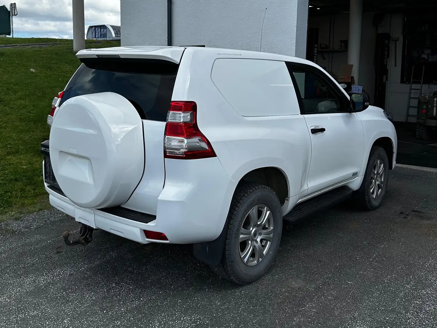 Toyota Land Cruiser Landcruiser 300 3,0 D-4D 4WD City City Weiß - 2