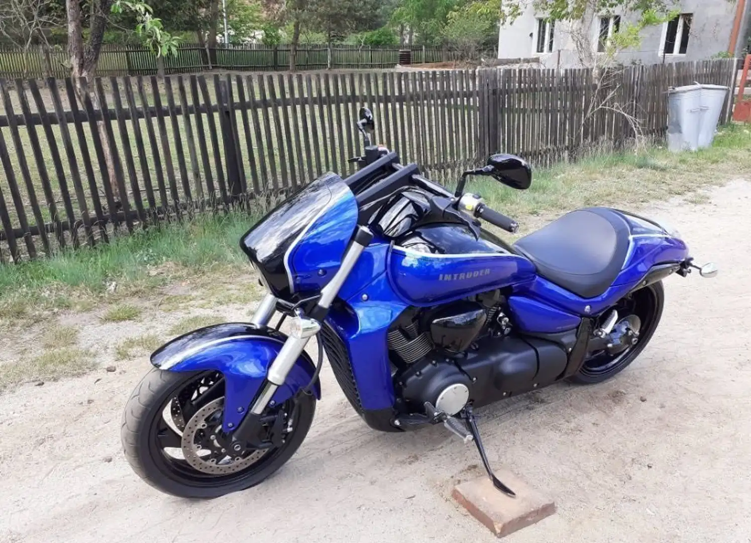 Suzuki VZR 1800 Bleu - 1