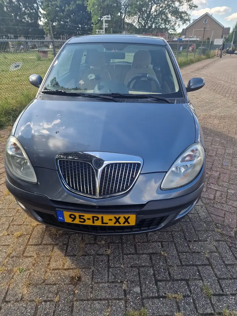 Lancia Ypsilon 1.4-16V Platino DFN Gri - 1
