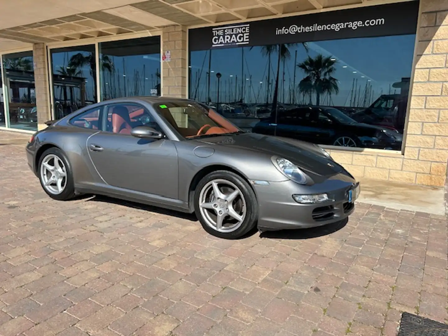 Porsche 911 Carrera 4 Coupé Tiptronic Gris - 1