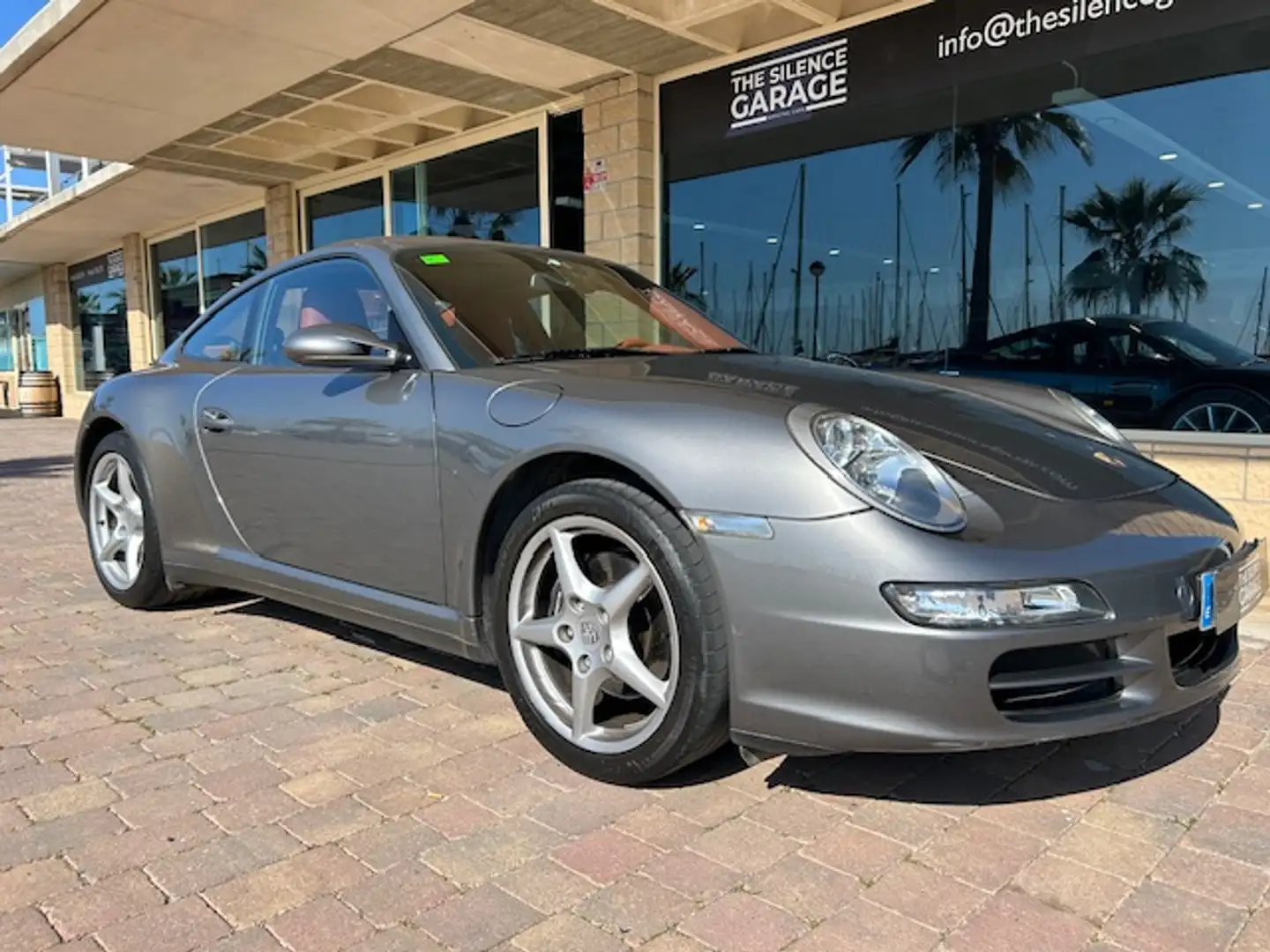 Porsche 911 Carrera 4 Coupé Tiptronic Gris - 2