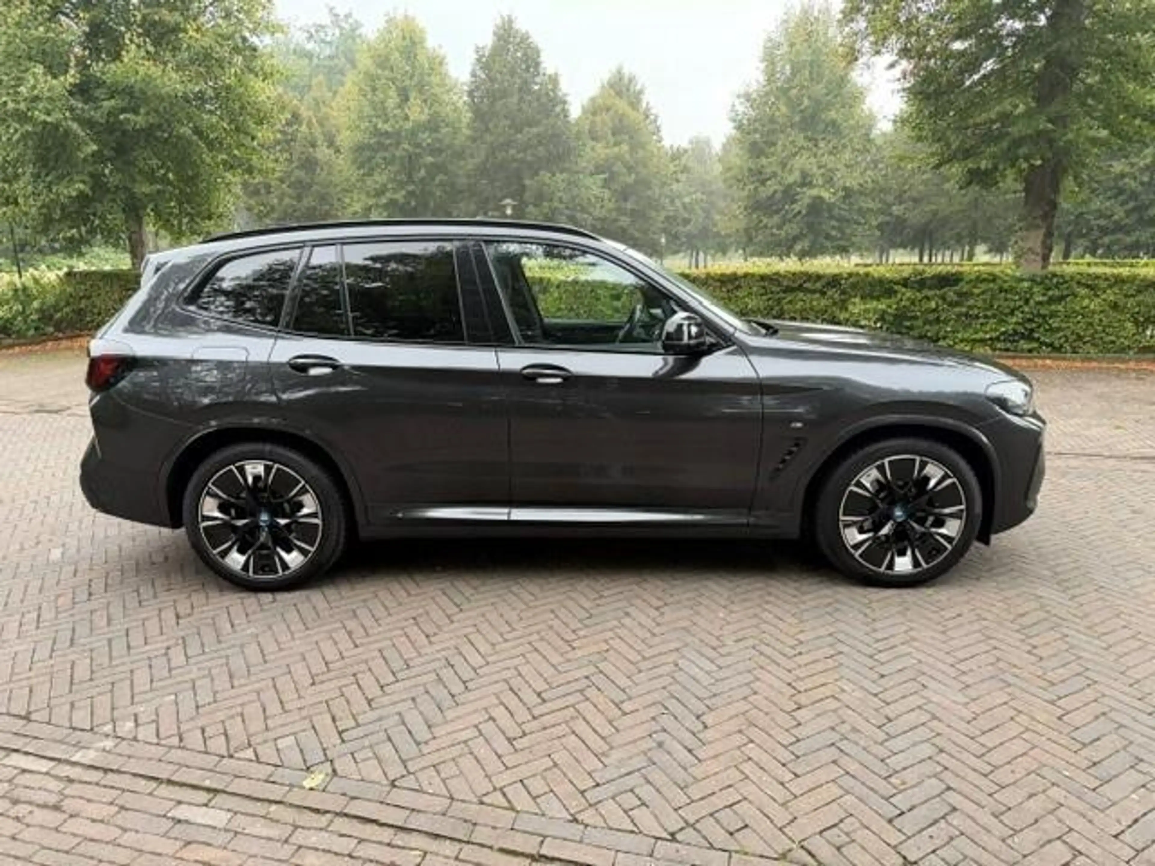 BMW iX3 High Executive 80kWh M-Pakket SOH 100% Pano/Trekha — photo 33