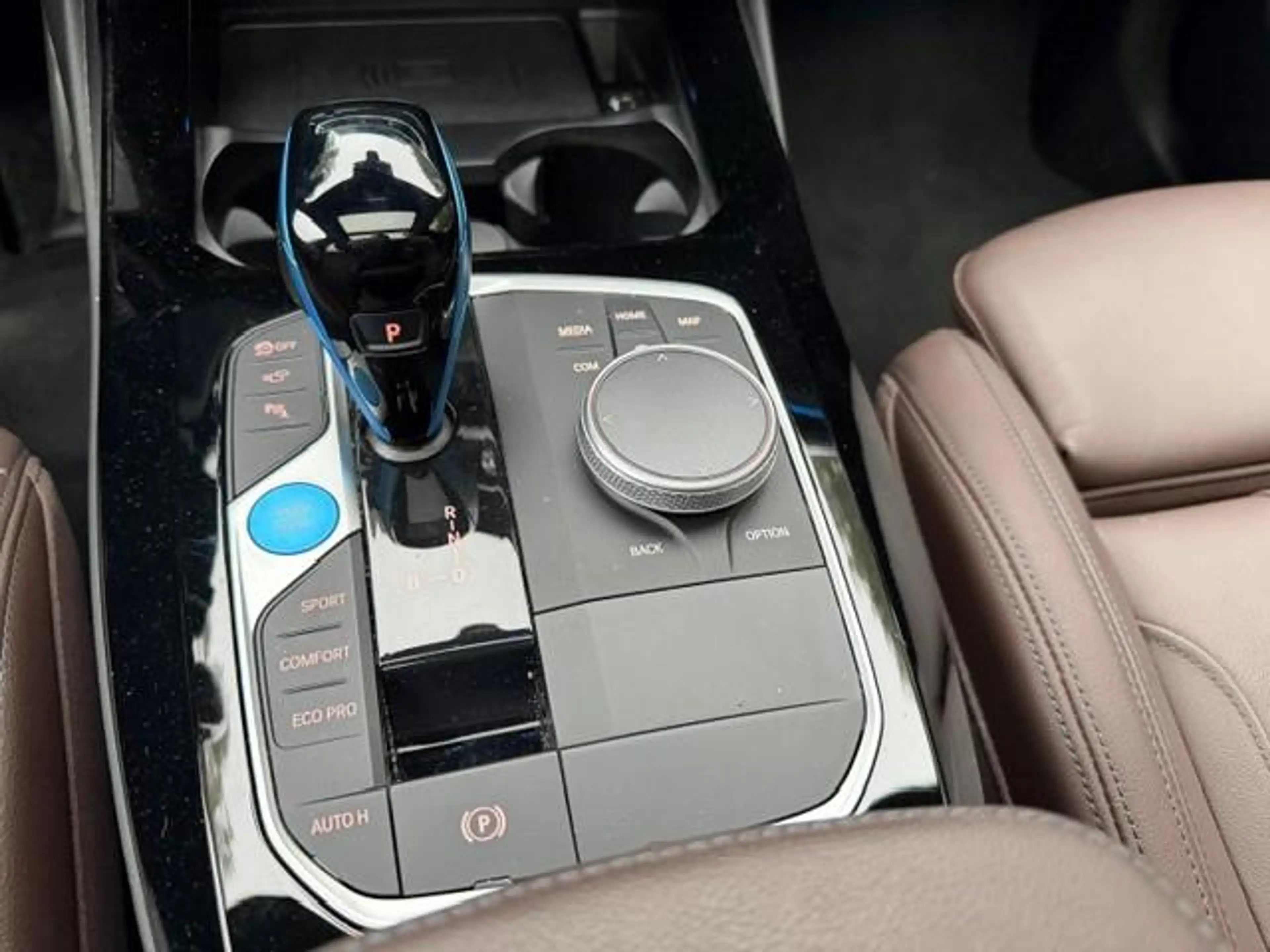 BMW iX3 High Executive 80kWh M-Pakket SOH 100% Pano/Trekha — photo 21
