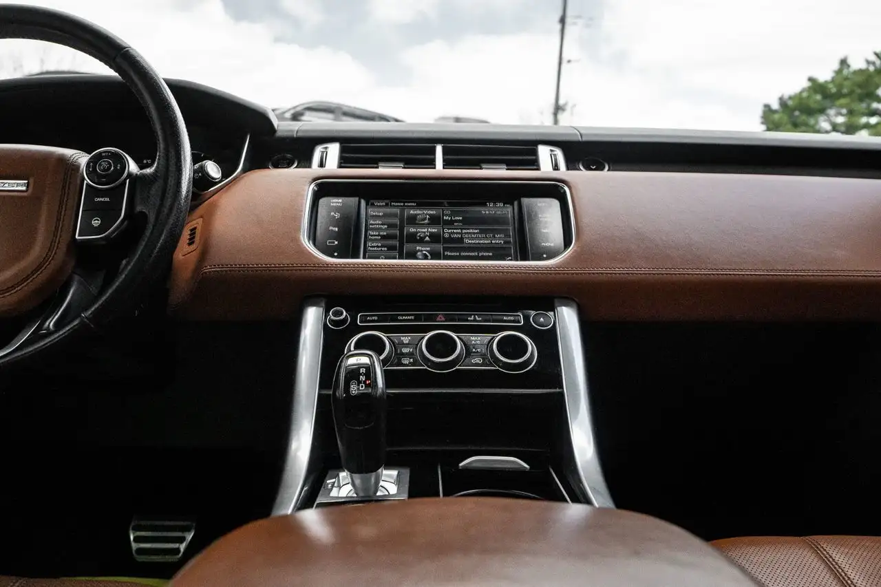 Land Rover Range Rover Sport снимка Land Rover Range Rover Sport